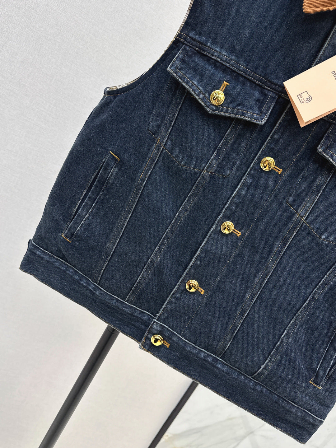 M*u 25fw denim vest jacket