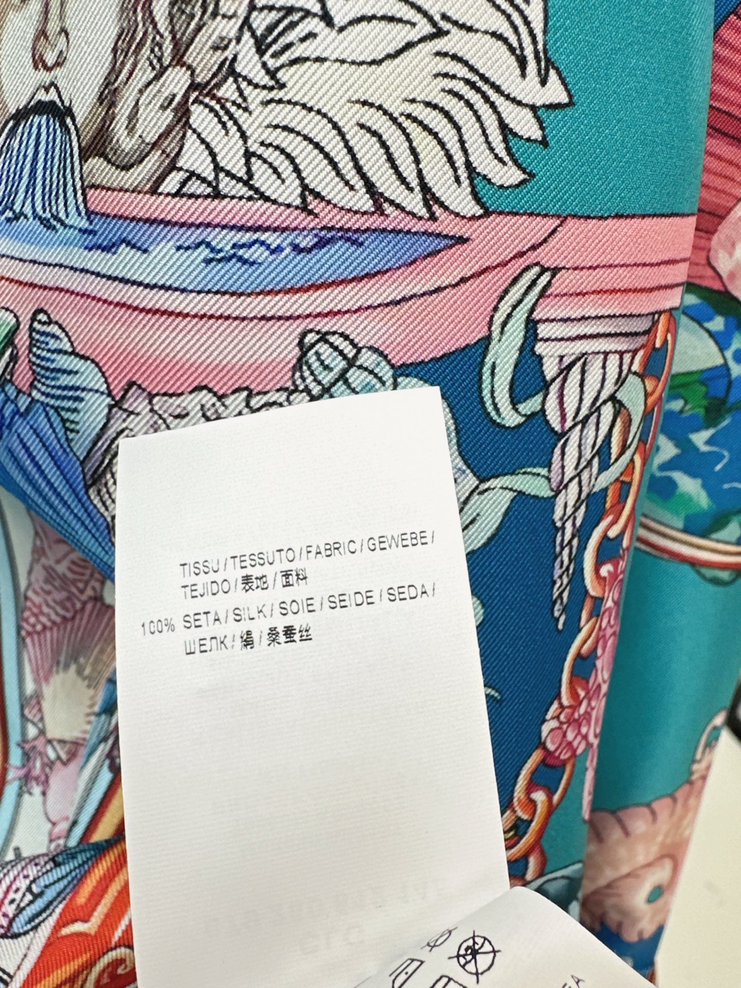 Versa* 25fw silk shirt