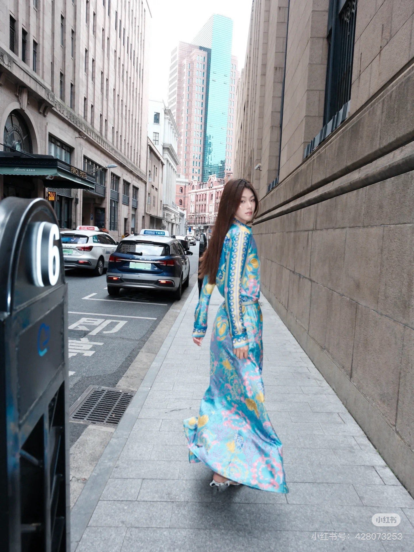 Versa* 25fw silk dress