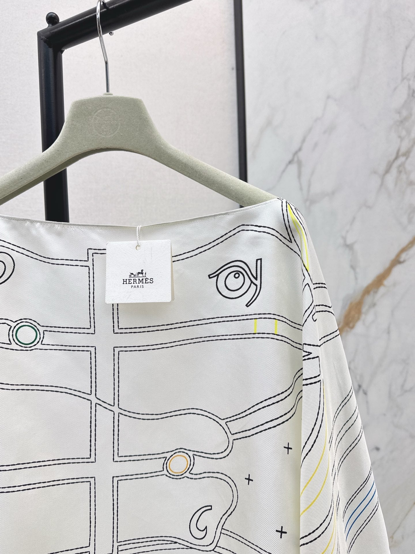 Herm* 25fw silk shawl