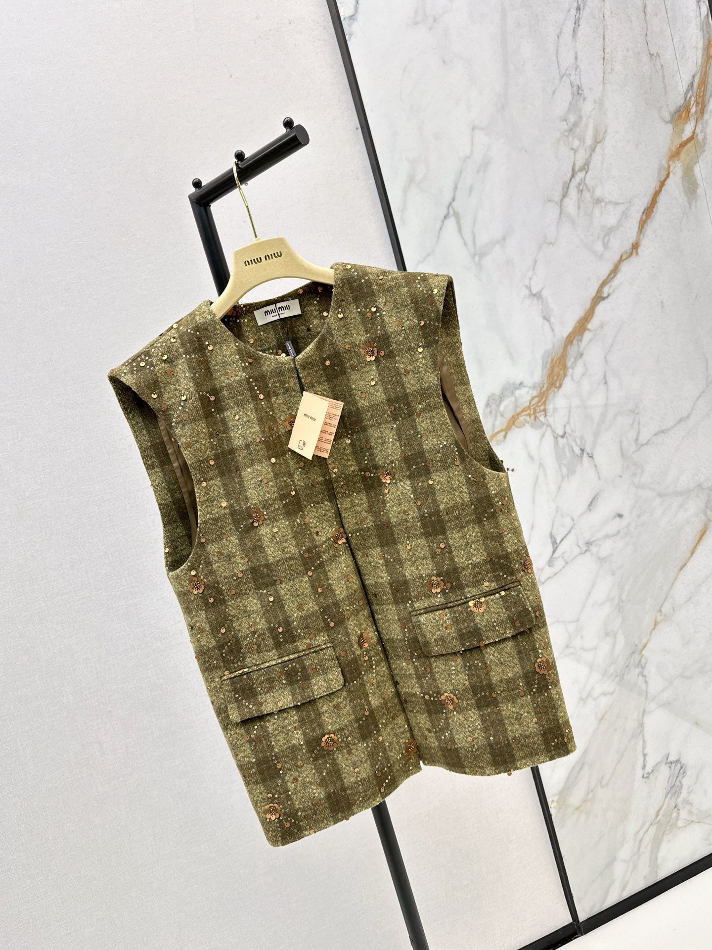 M*u 25fw vest jacket