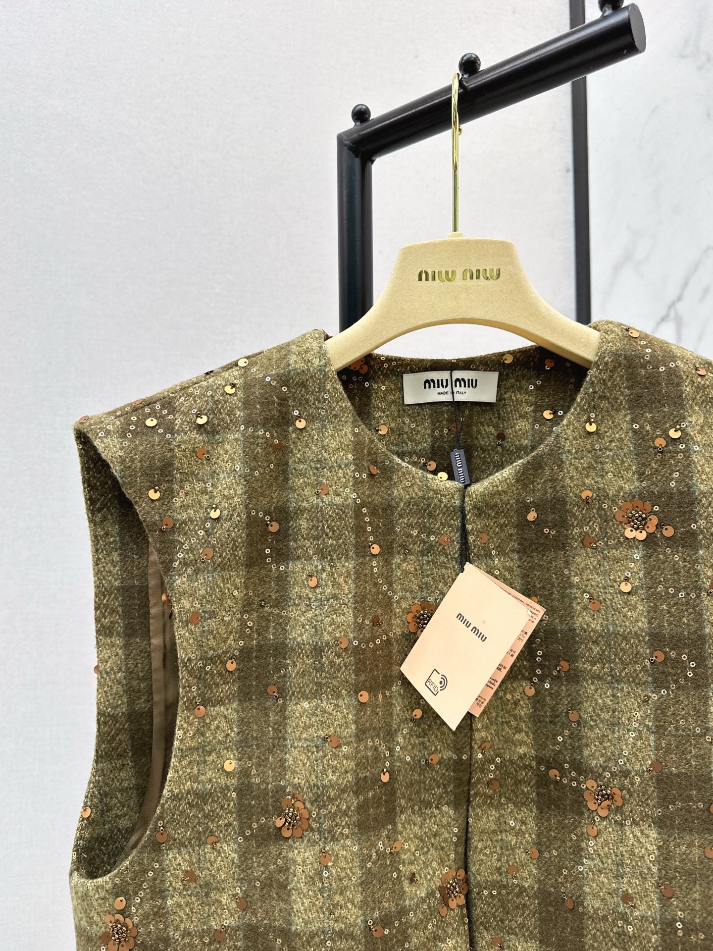 M*u 25fw vest jacket