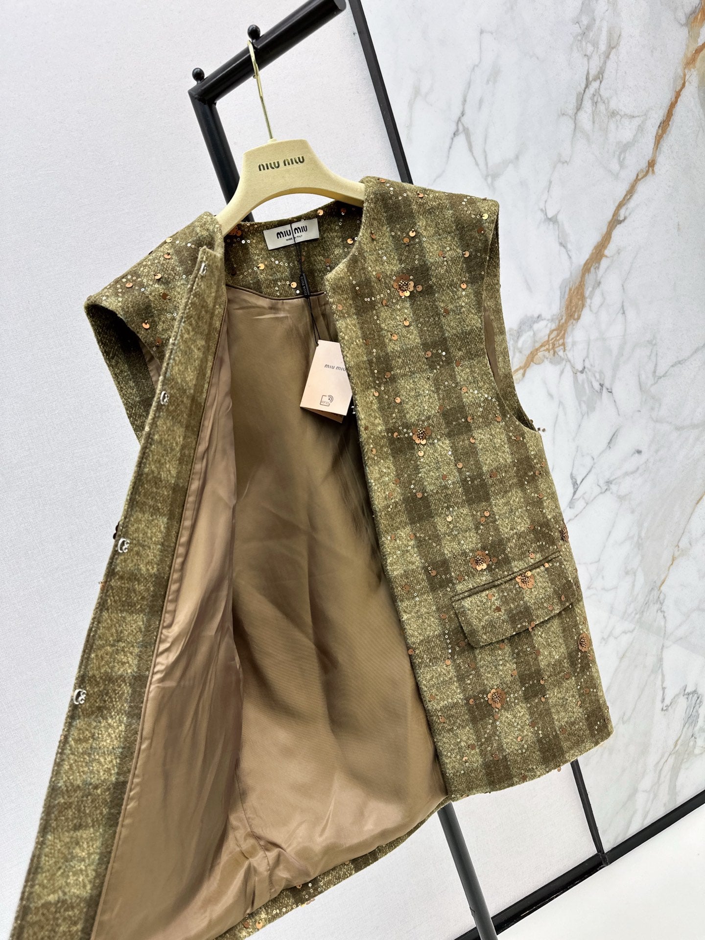 M*u 25fw vest jacket