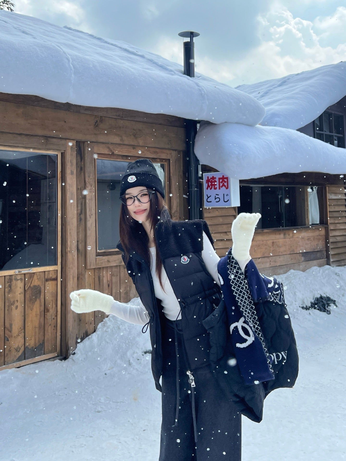 Monc* 25fw vest down jacket