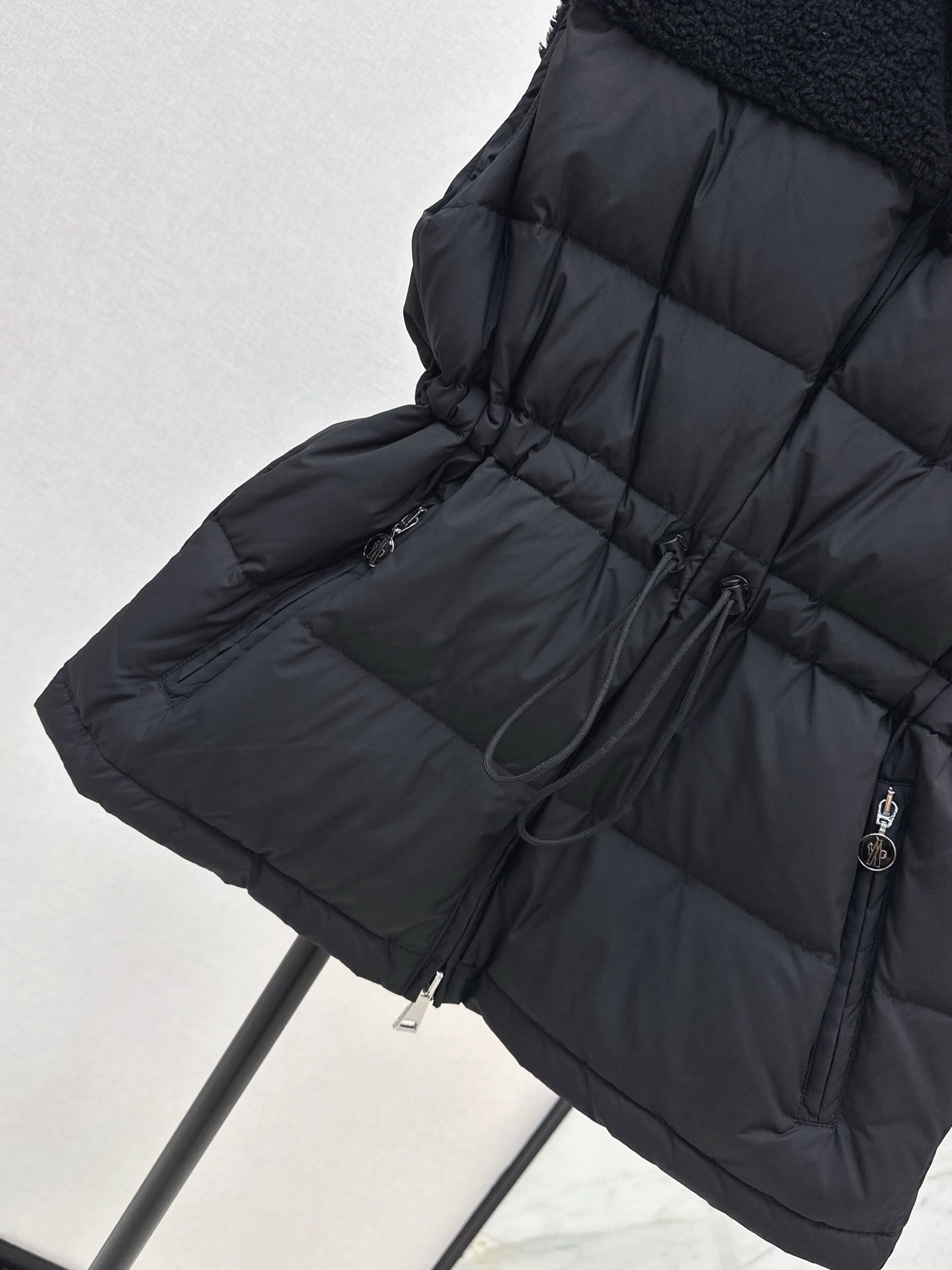 Monc* 25fw vest down jacket