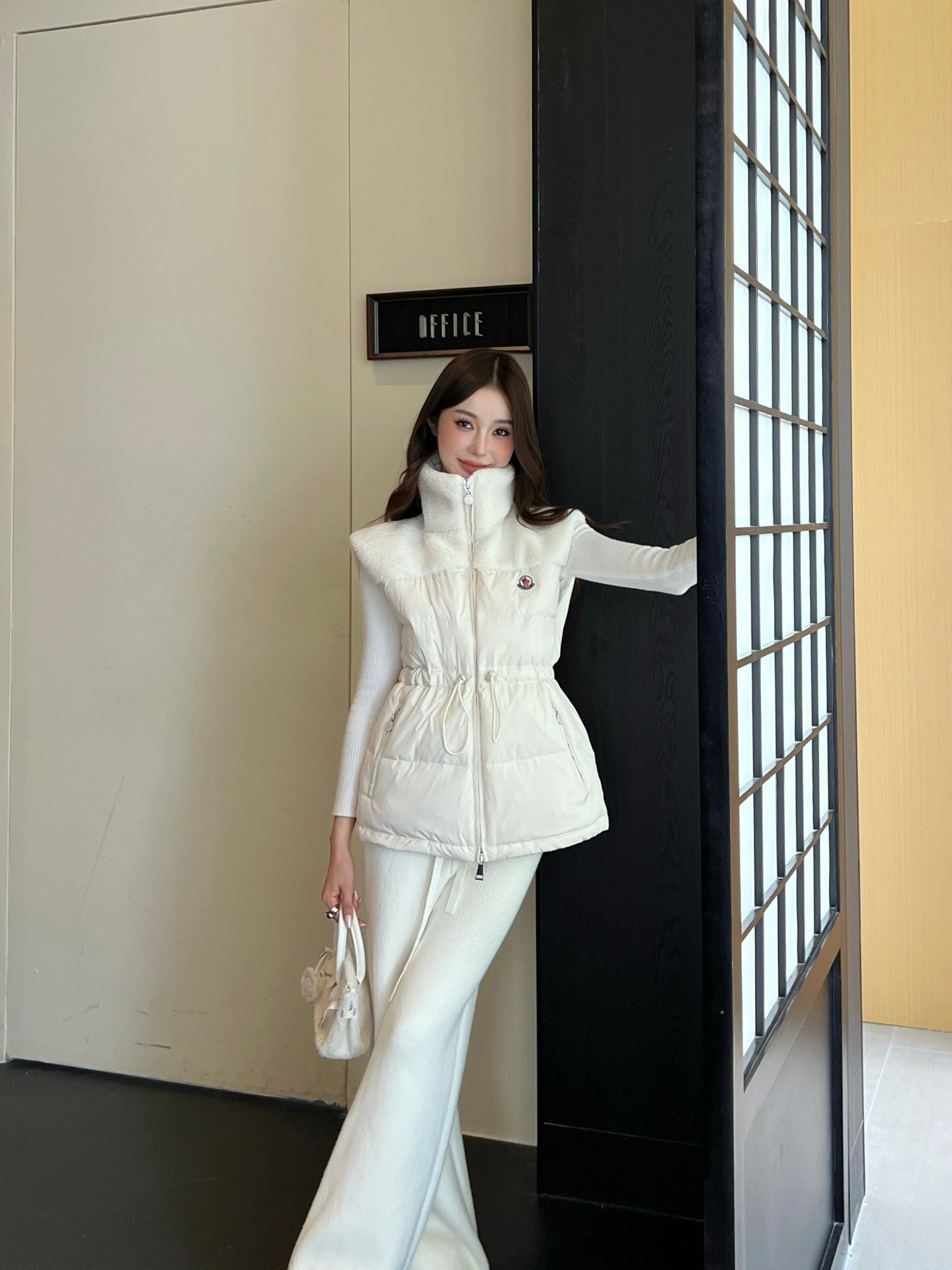 Monc* 25fw vest down jacket