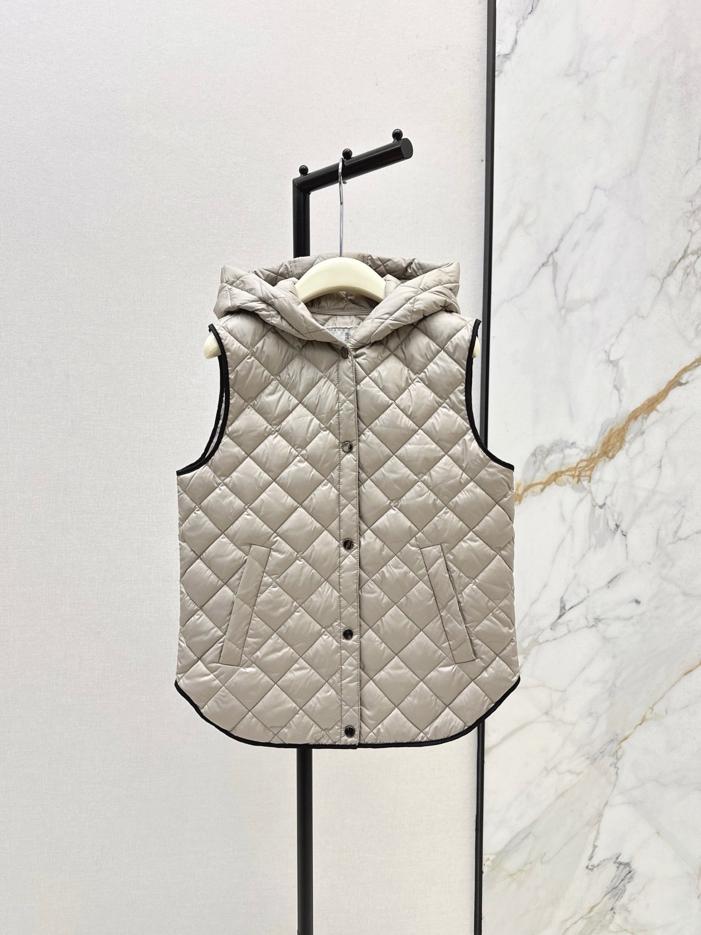 Brune*C 25fw vest down jacket