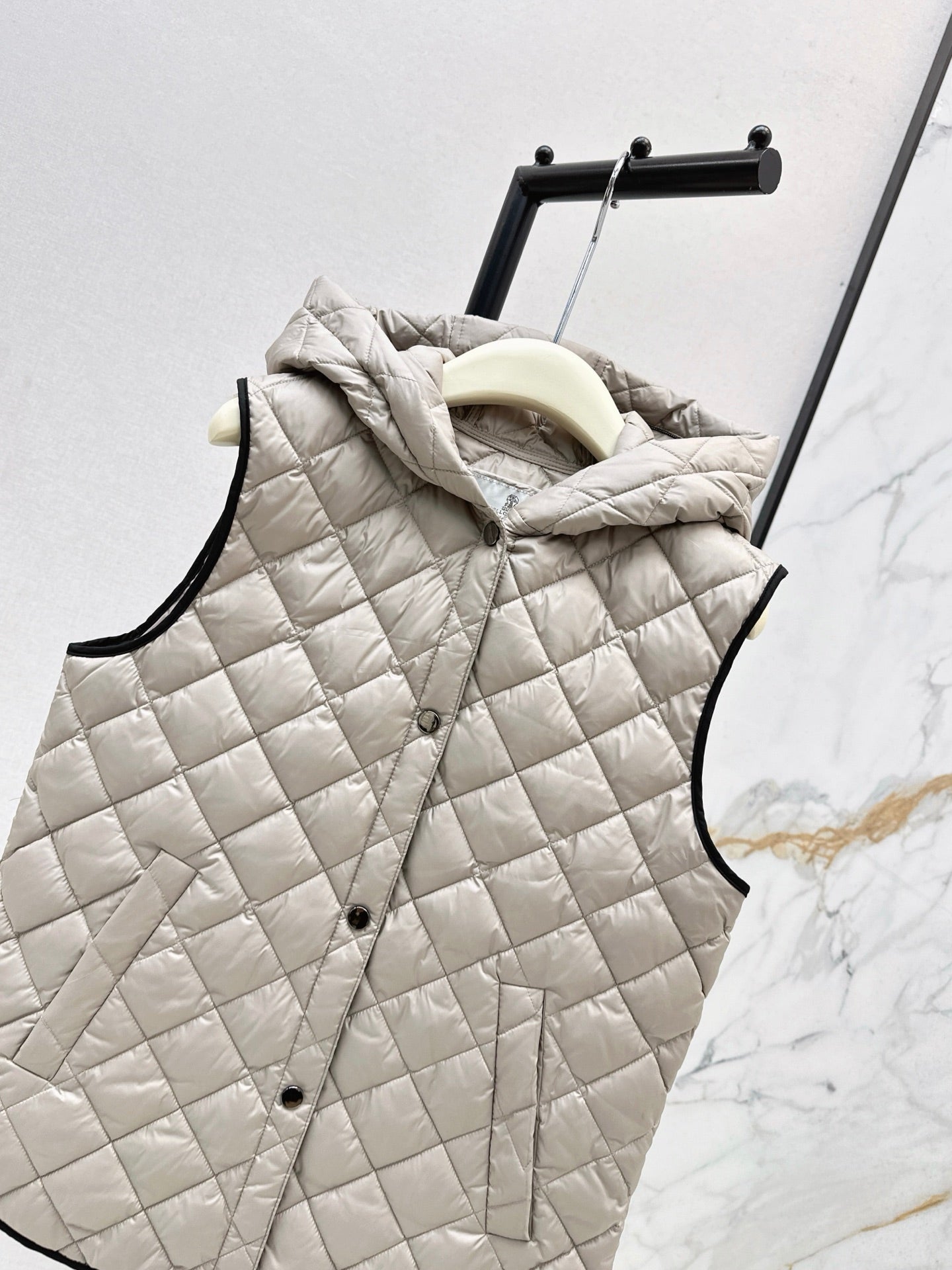 Brune*C 25fw vest down jacket