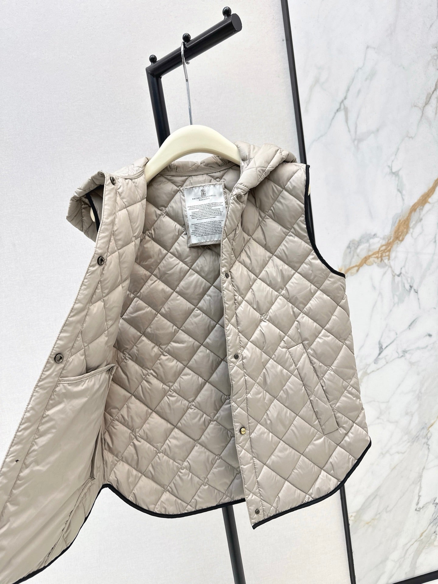 Brune*C 25fw vest down jacket