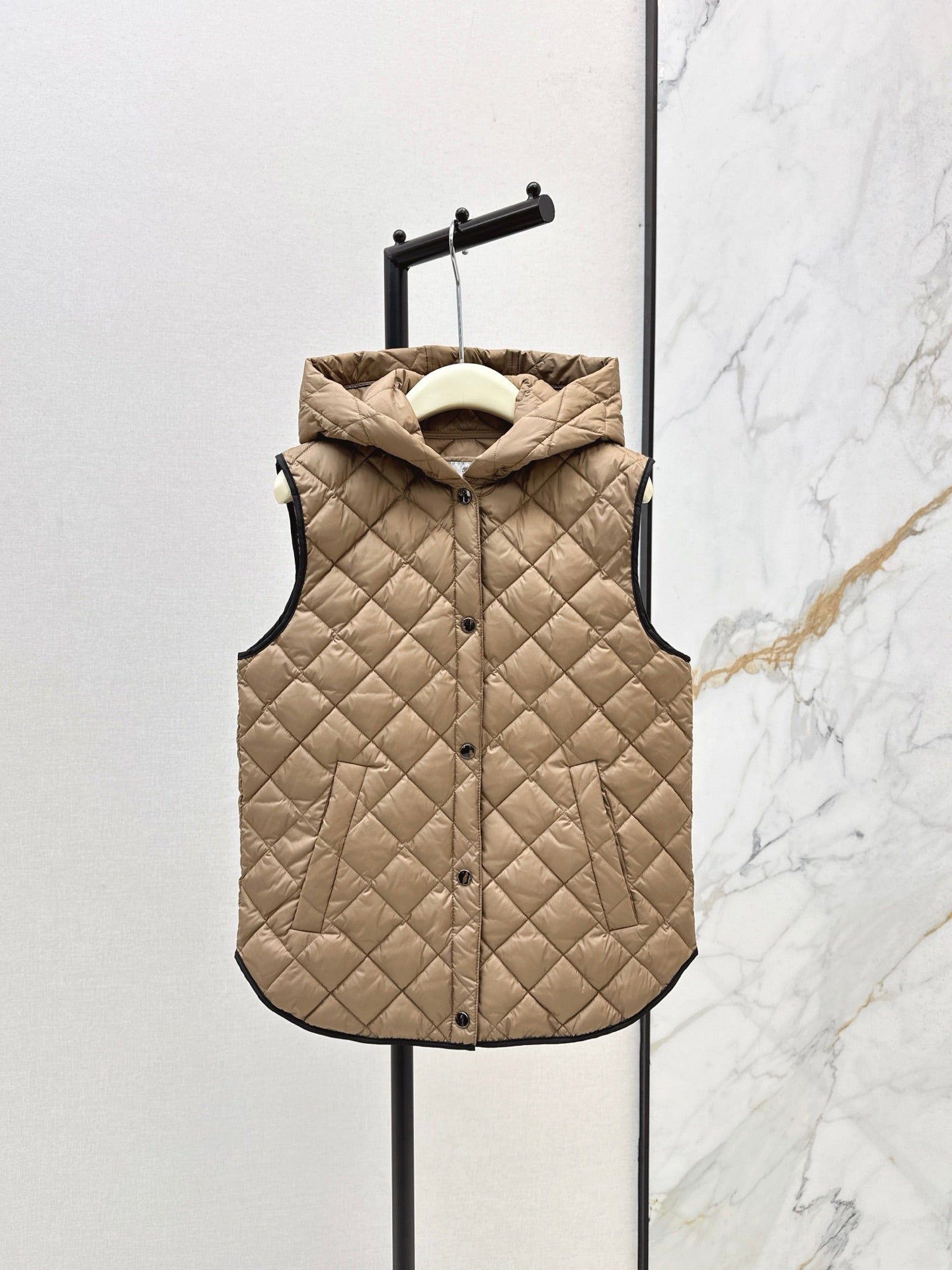 Brune*C 25fw vest down jacket