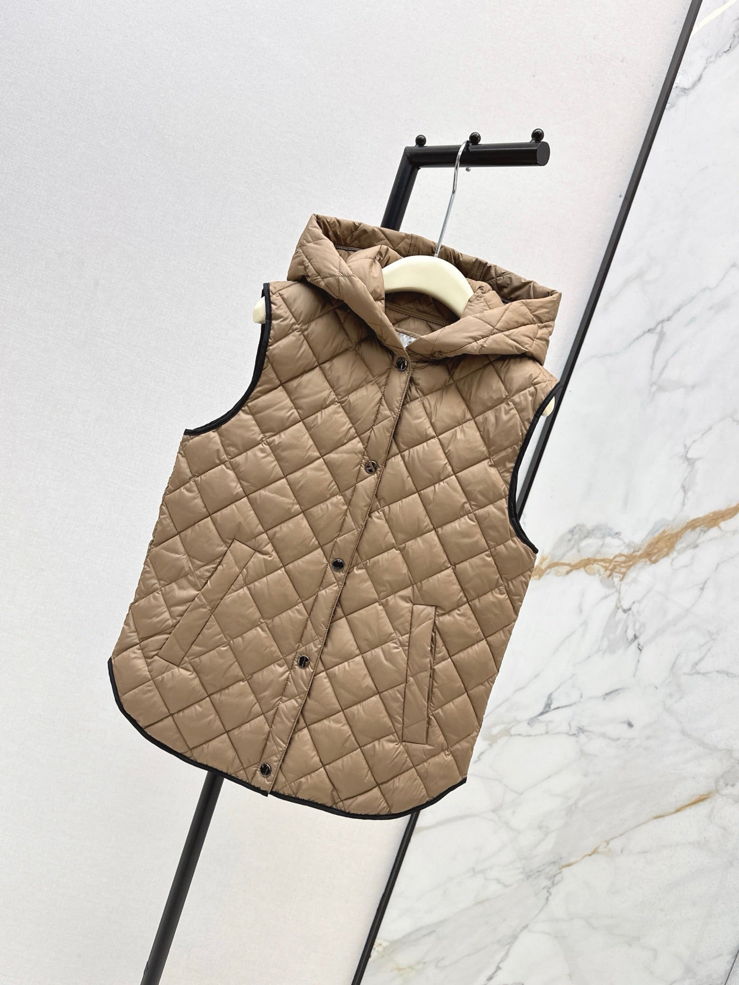 Brune*C 25fw vest down jacket