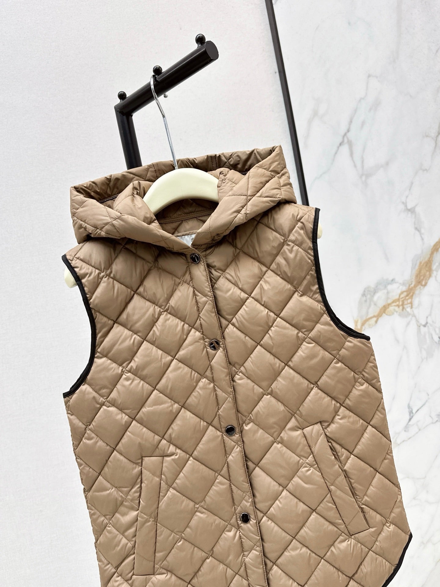 Brune*C 25fw vest down jacket