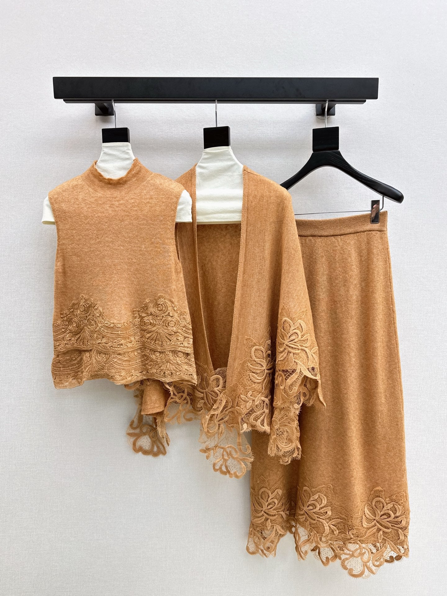 ES* 25fw lace knitted suit