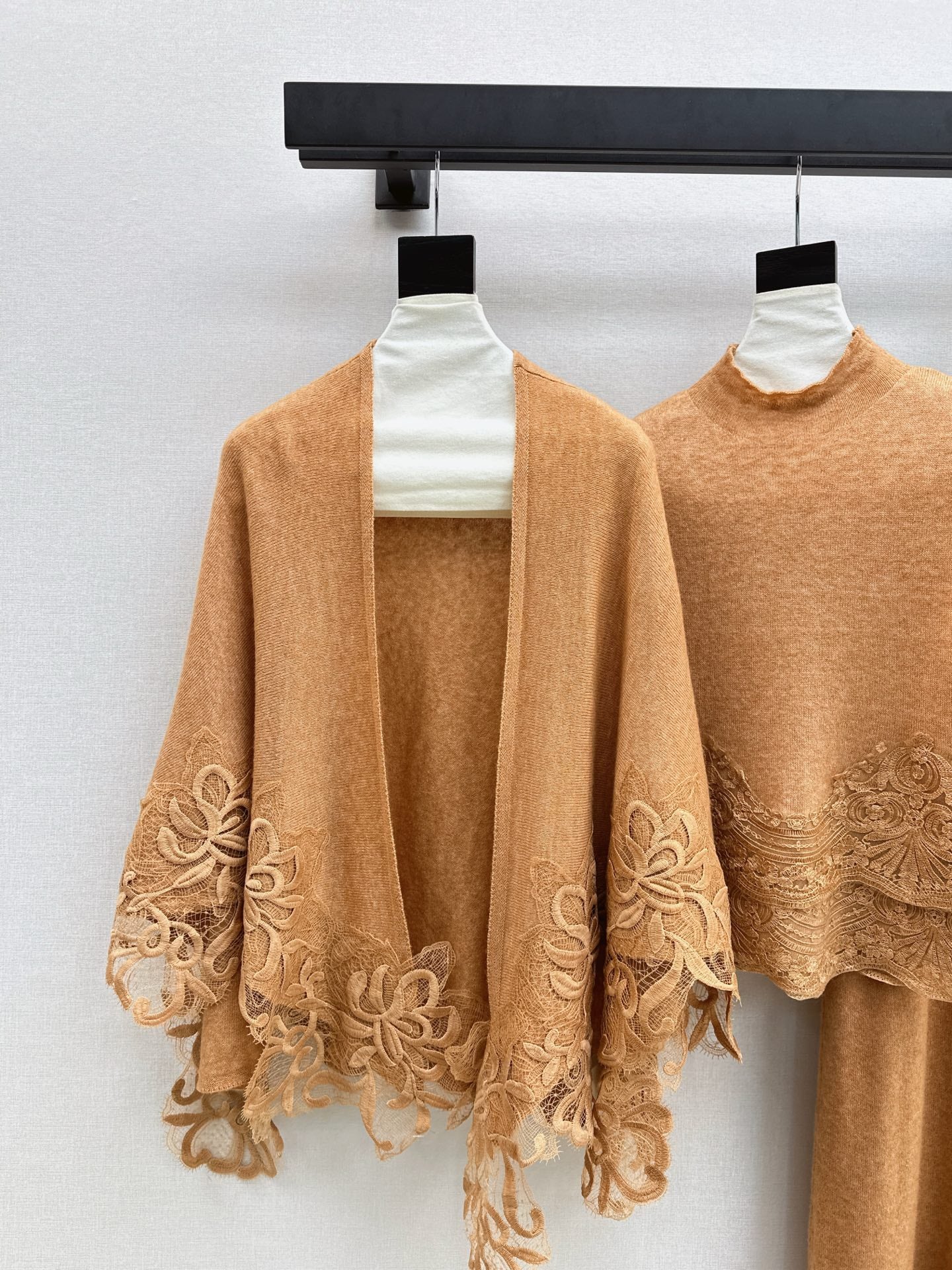 ES* 25fw lace knitted suit