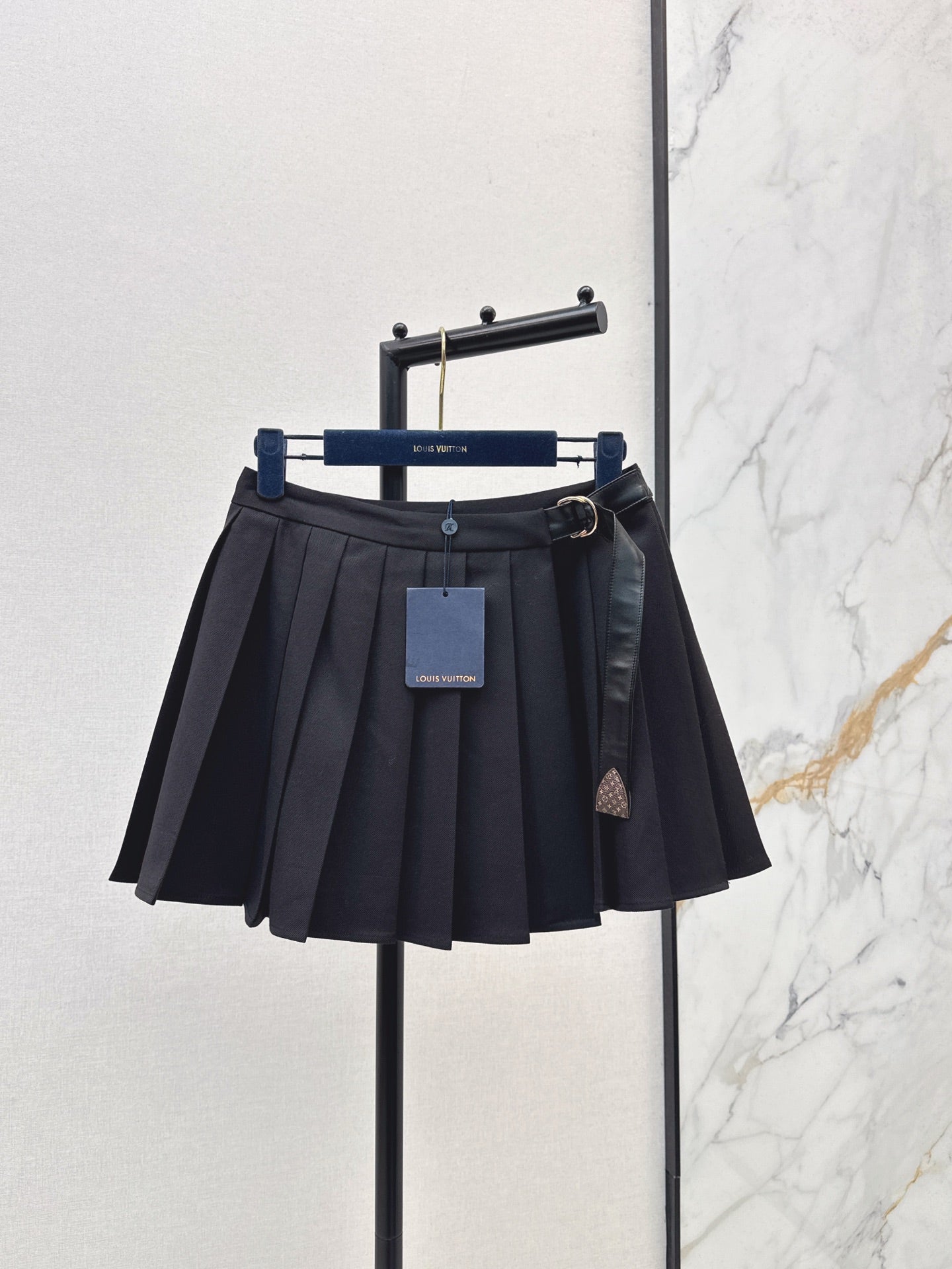 Loui* 25fw pleated skirt