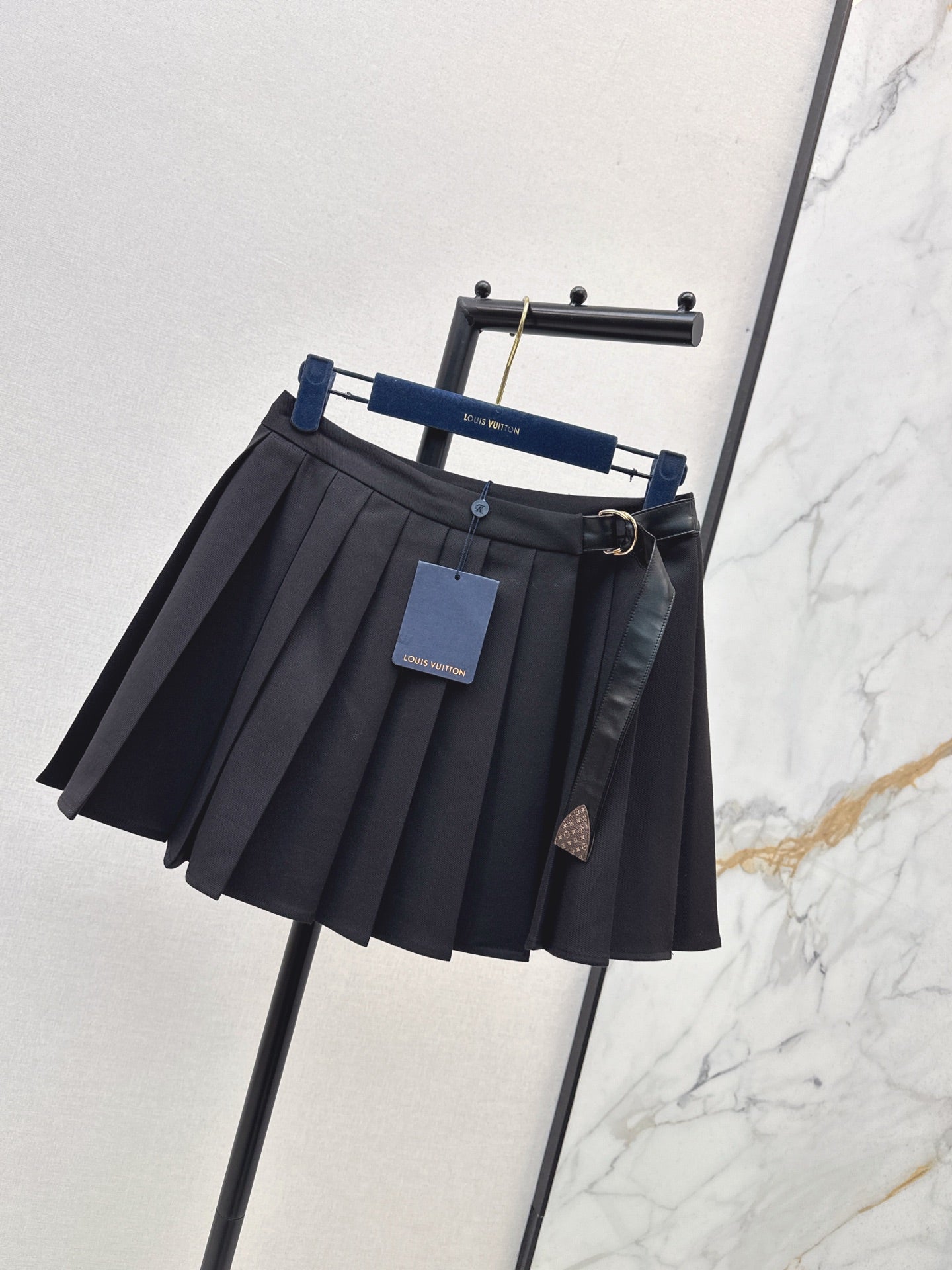 Loui* 25fw pleated skirt