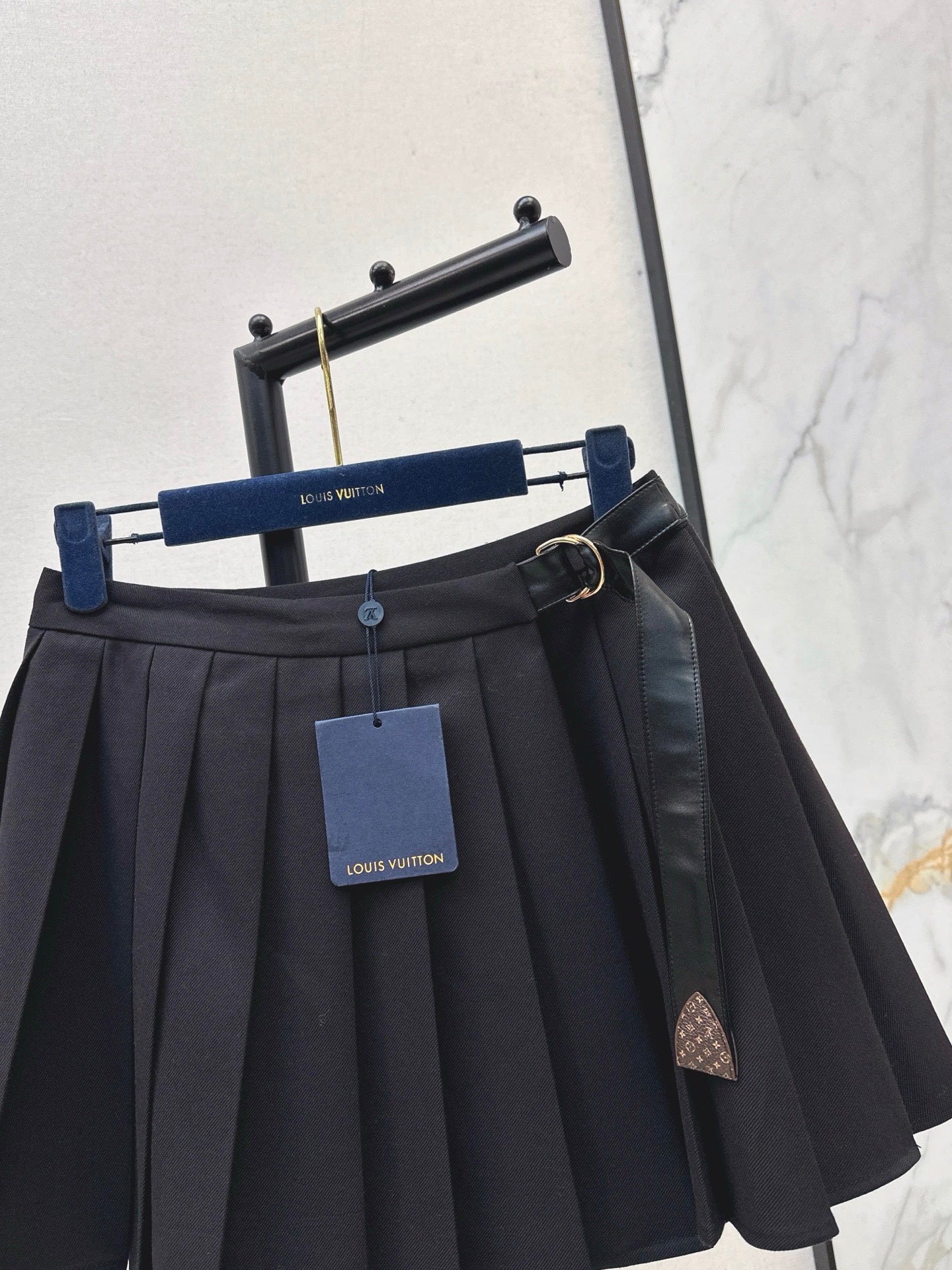 Loui* 25fw pleated skirt