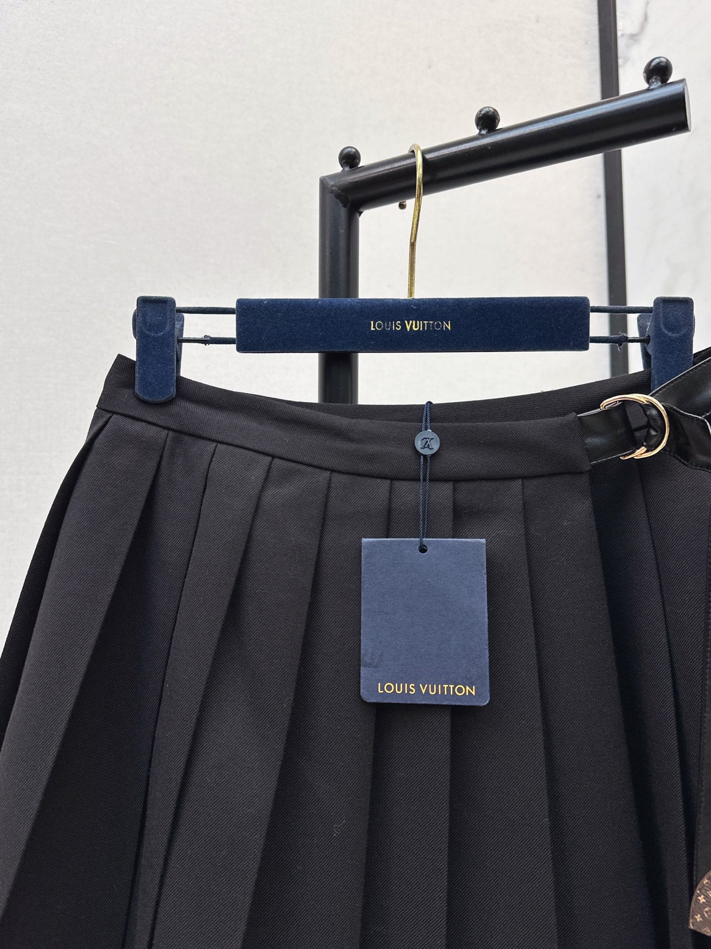 Loui* 25fw pleated skirt