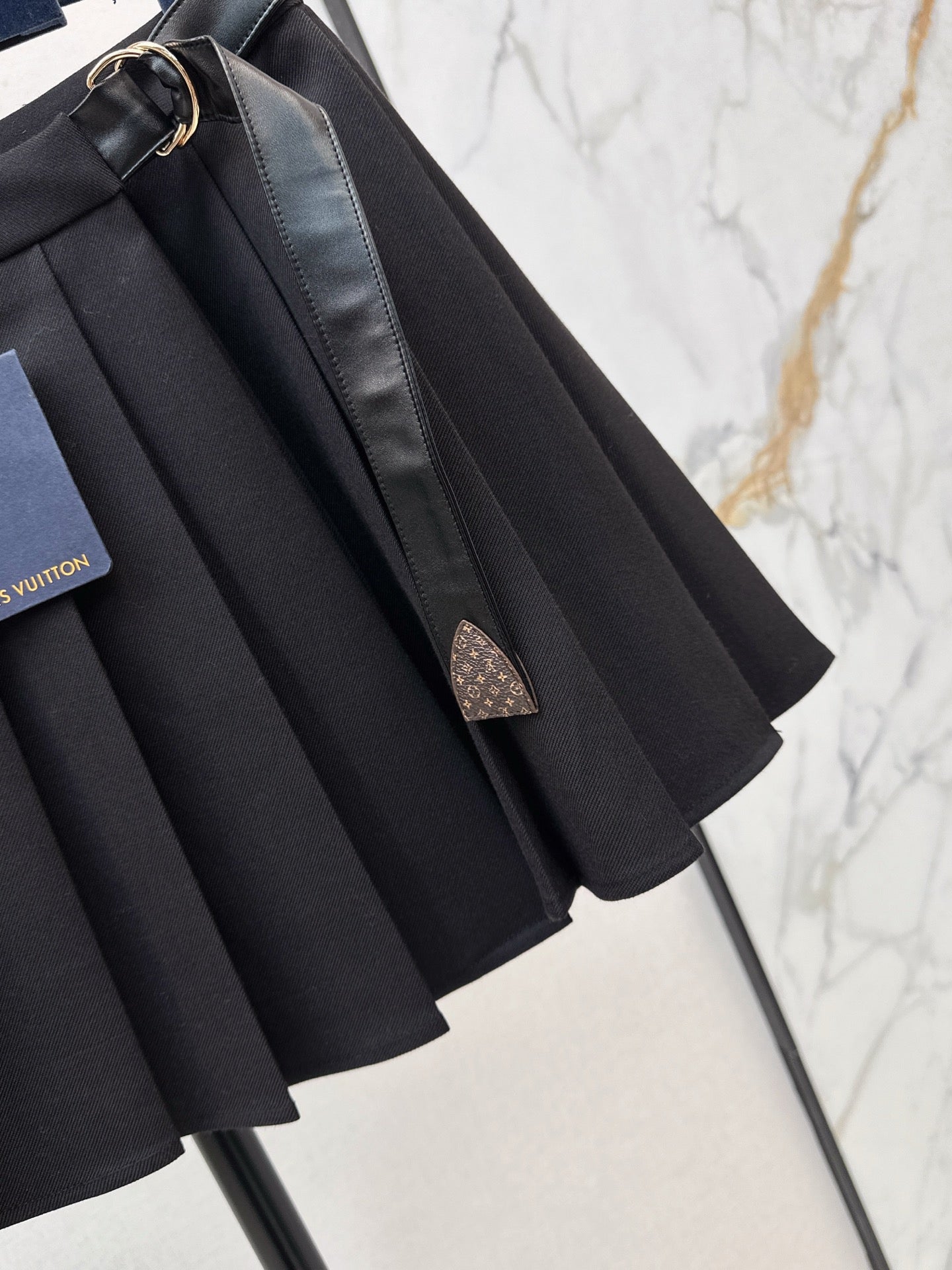 Loui* 25fw pleated skirt