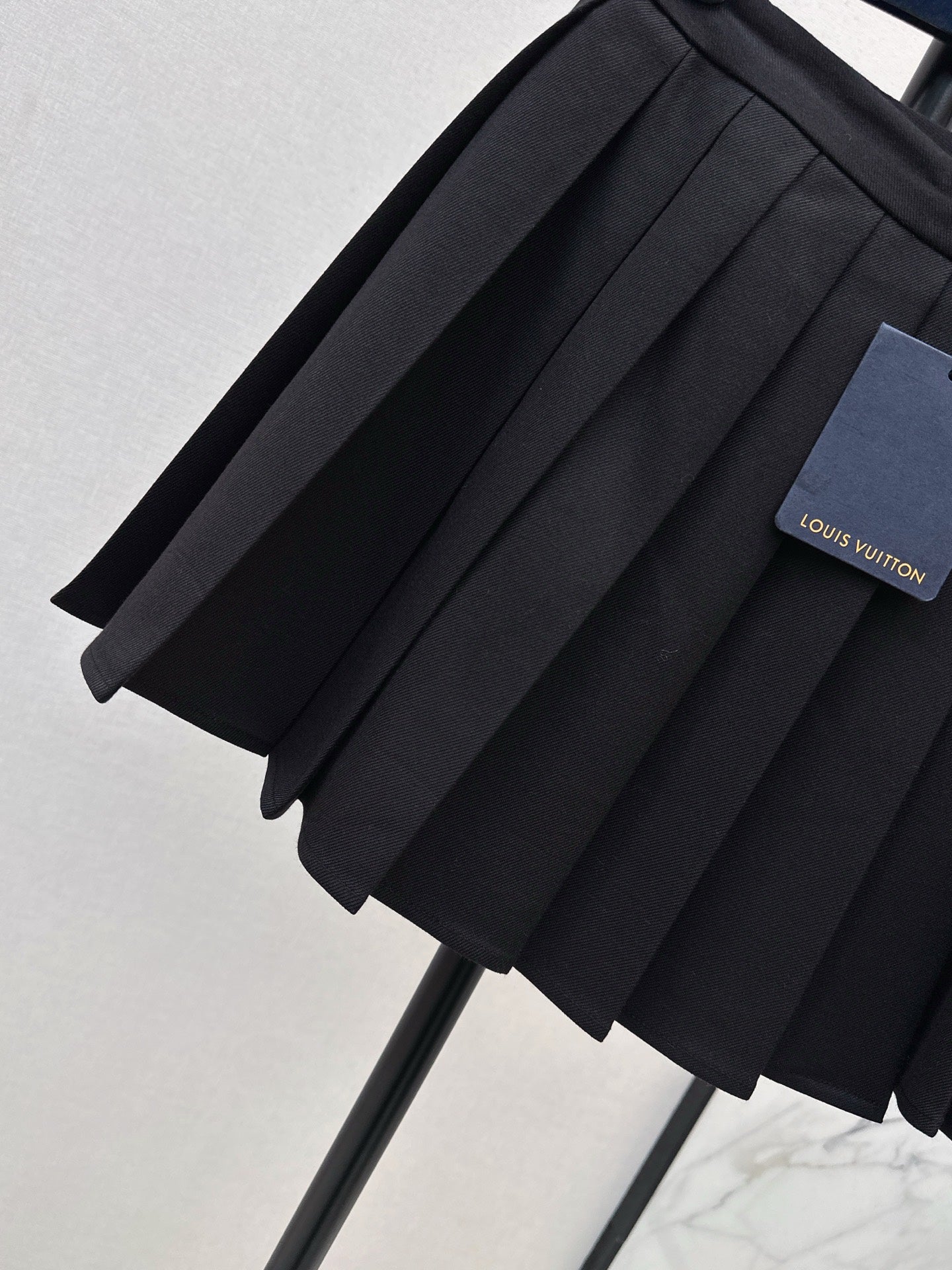 Loui* 25fw pleated skirt