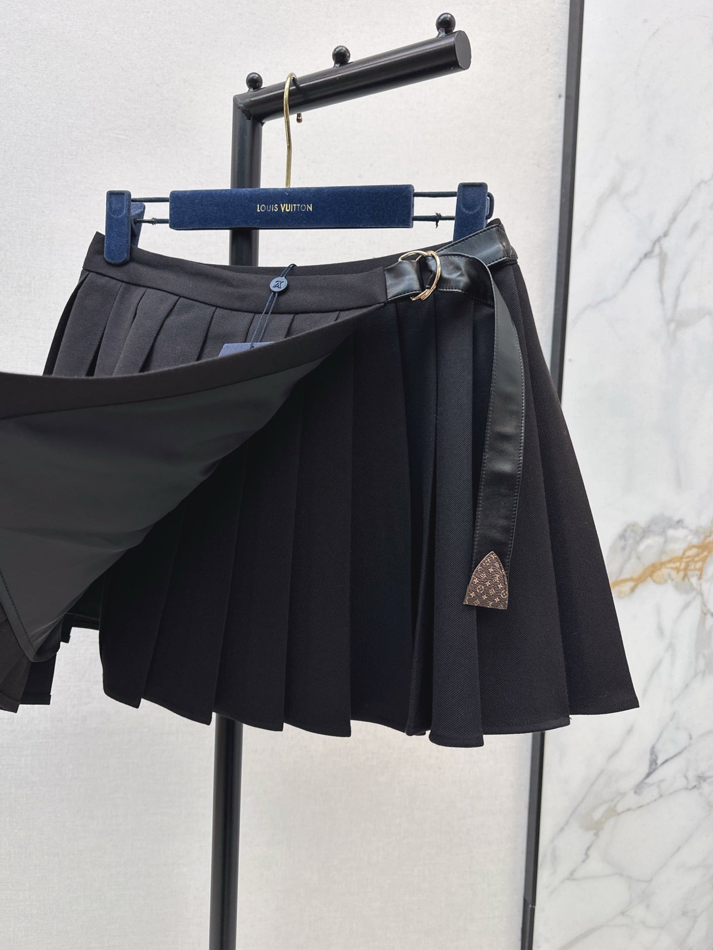Loui* 25fw pleated skirt