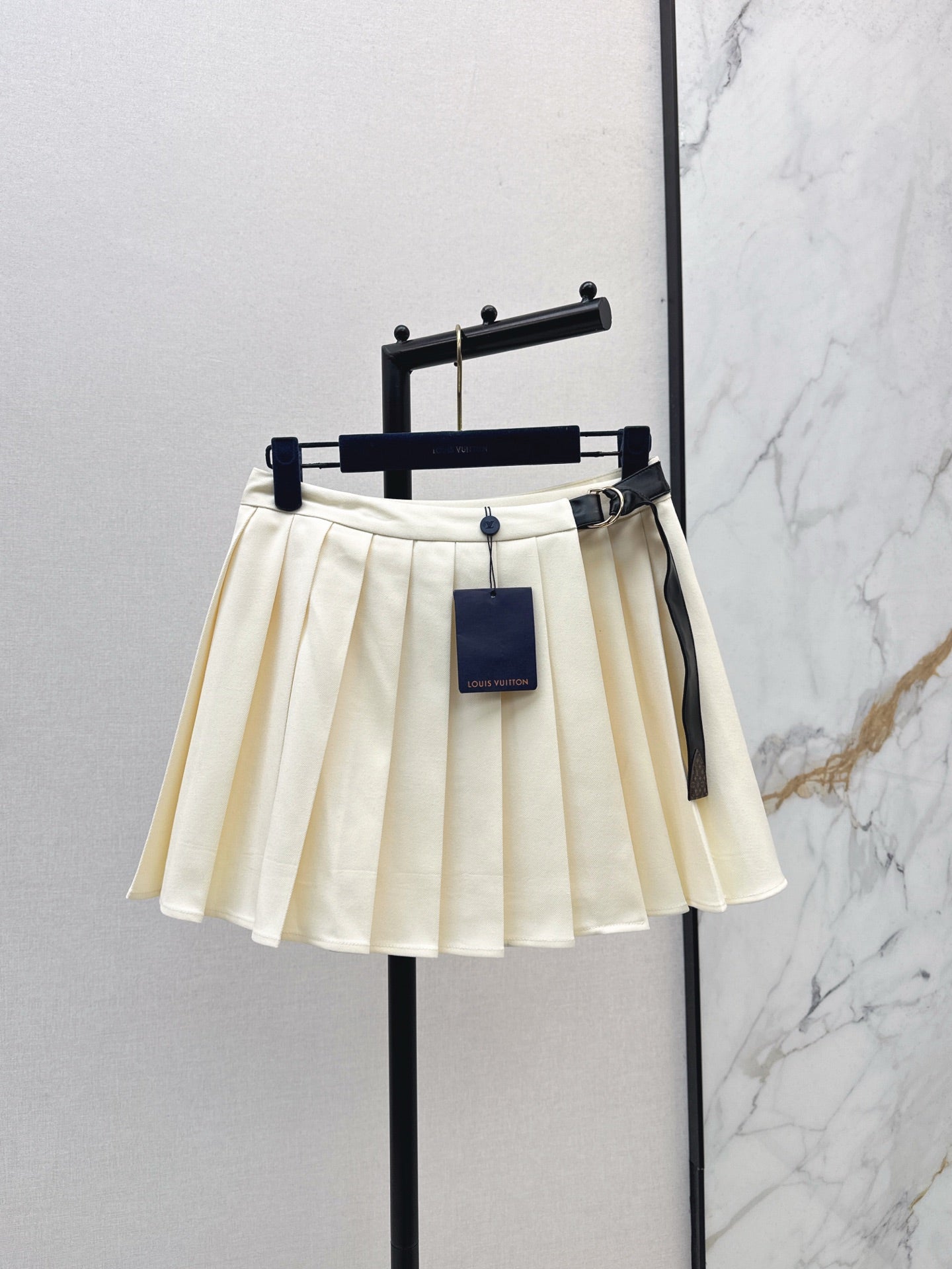 Loui* 25fw pleated skirt