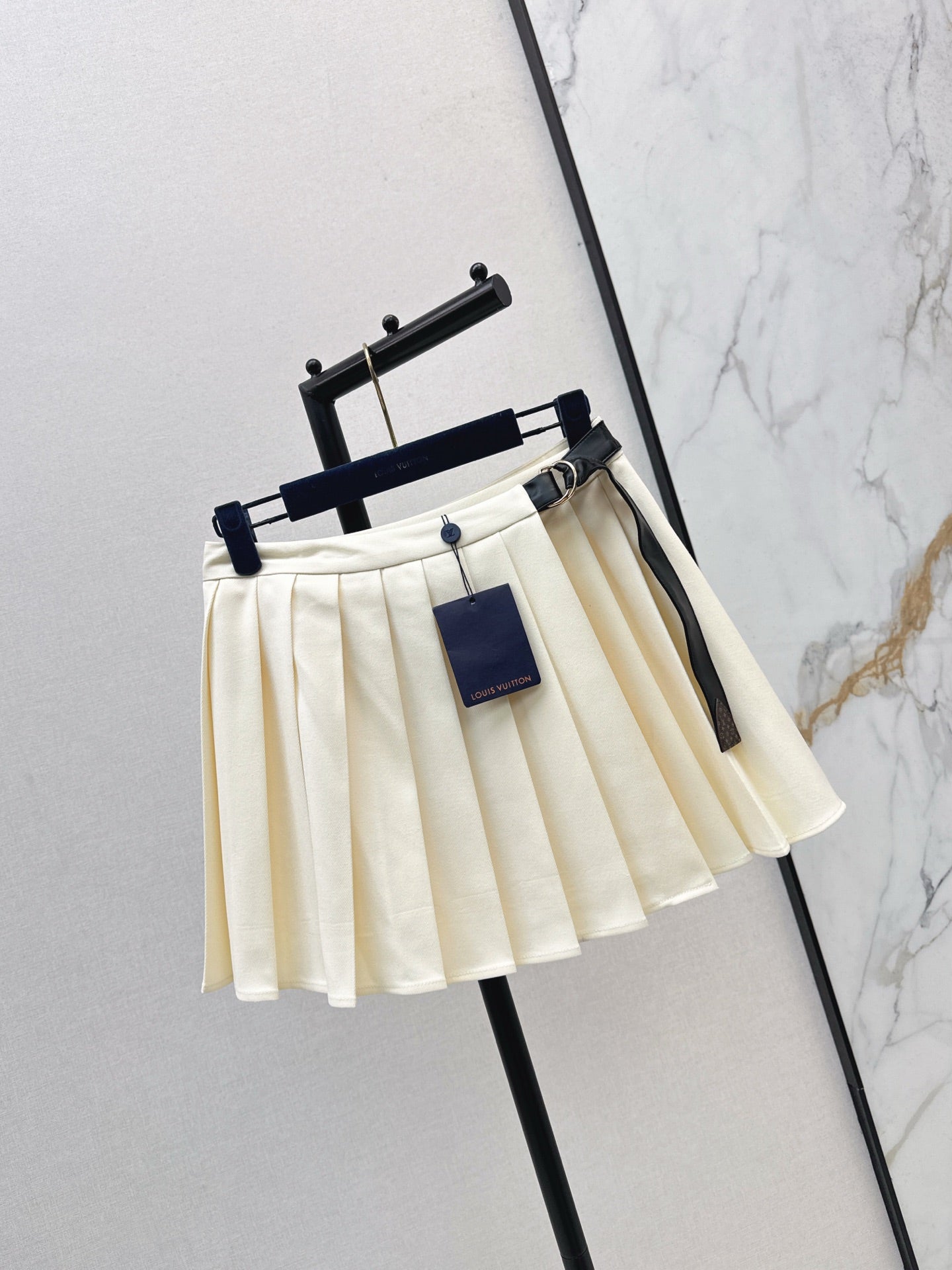 Loui* 25fw pleated skirt