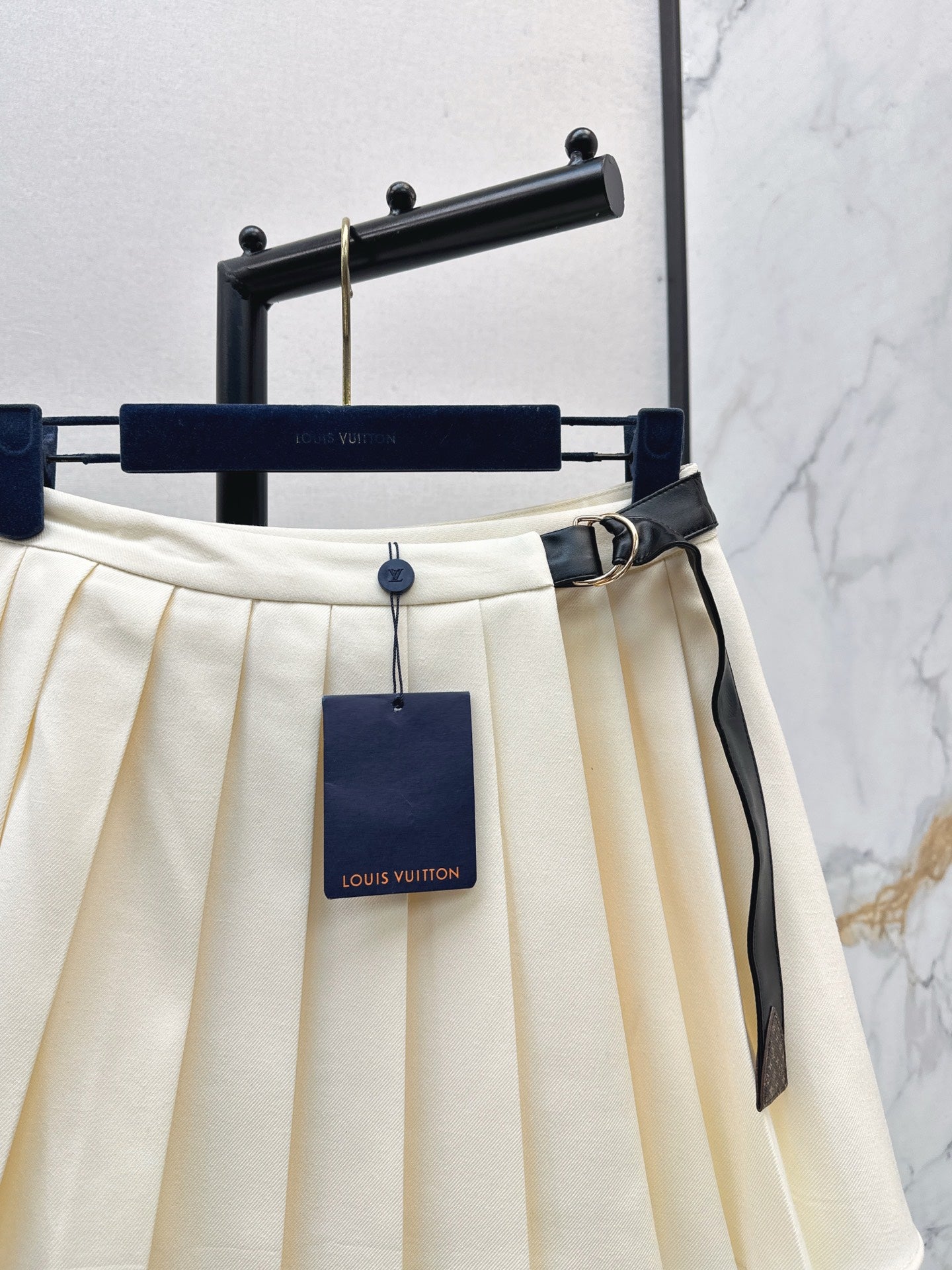 Loui* 25fw pleated skirt