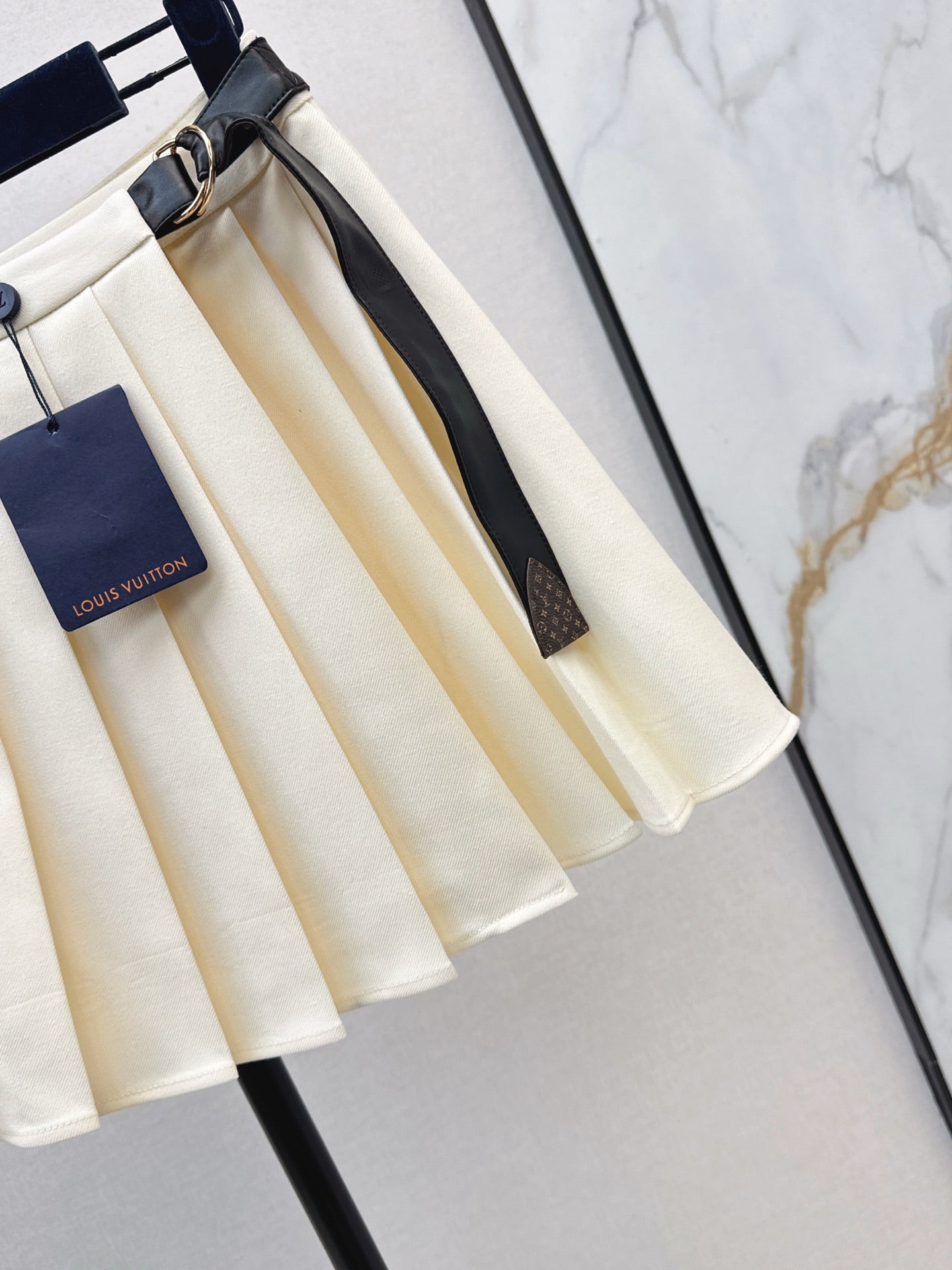 Loui* 25fw pleated skirt