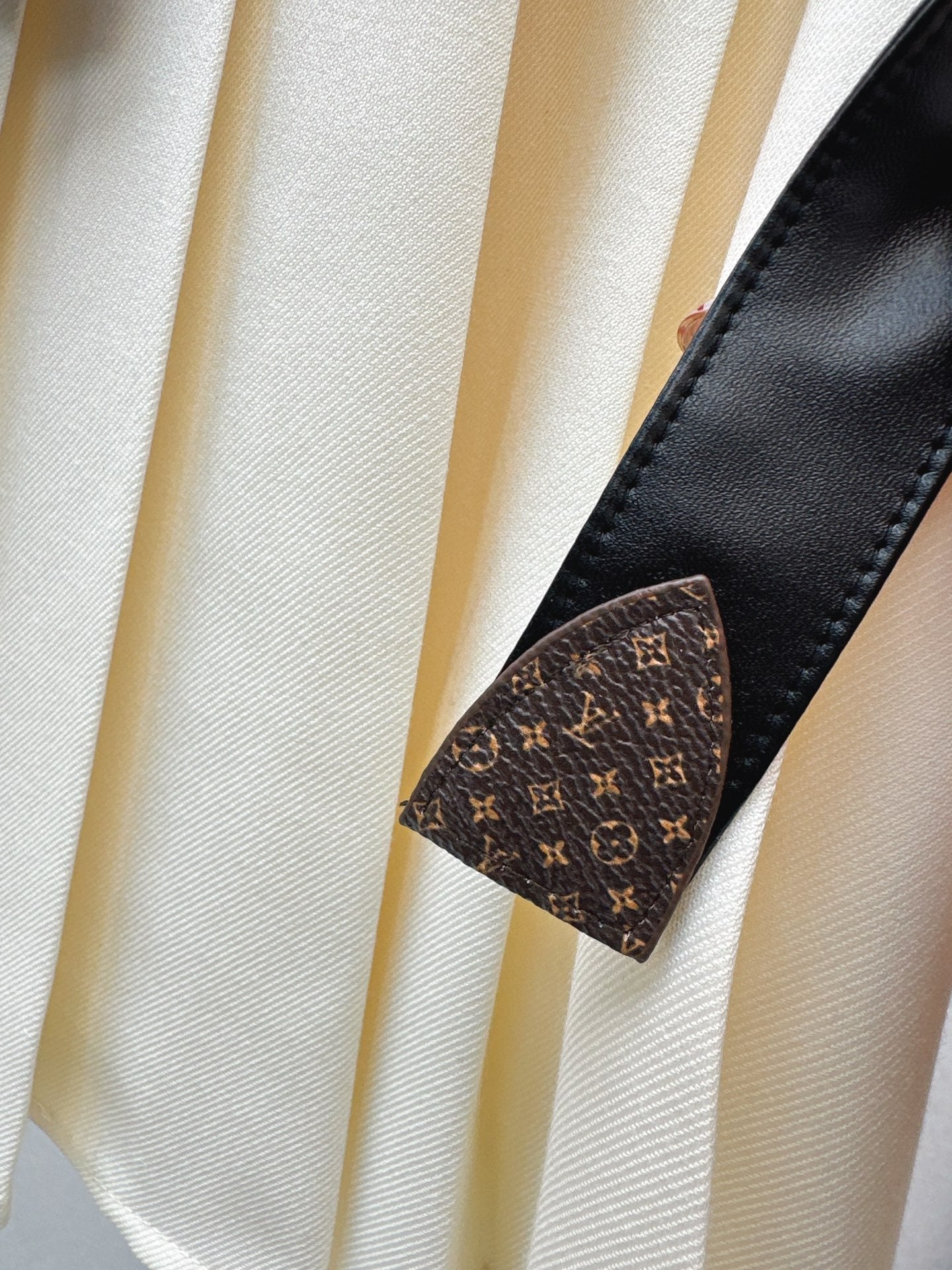 Loui* 25fw pleated skirt