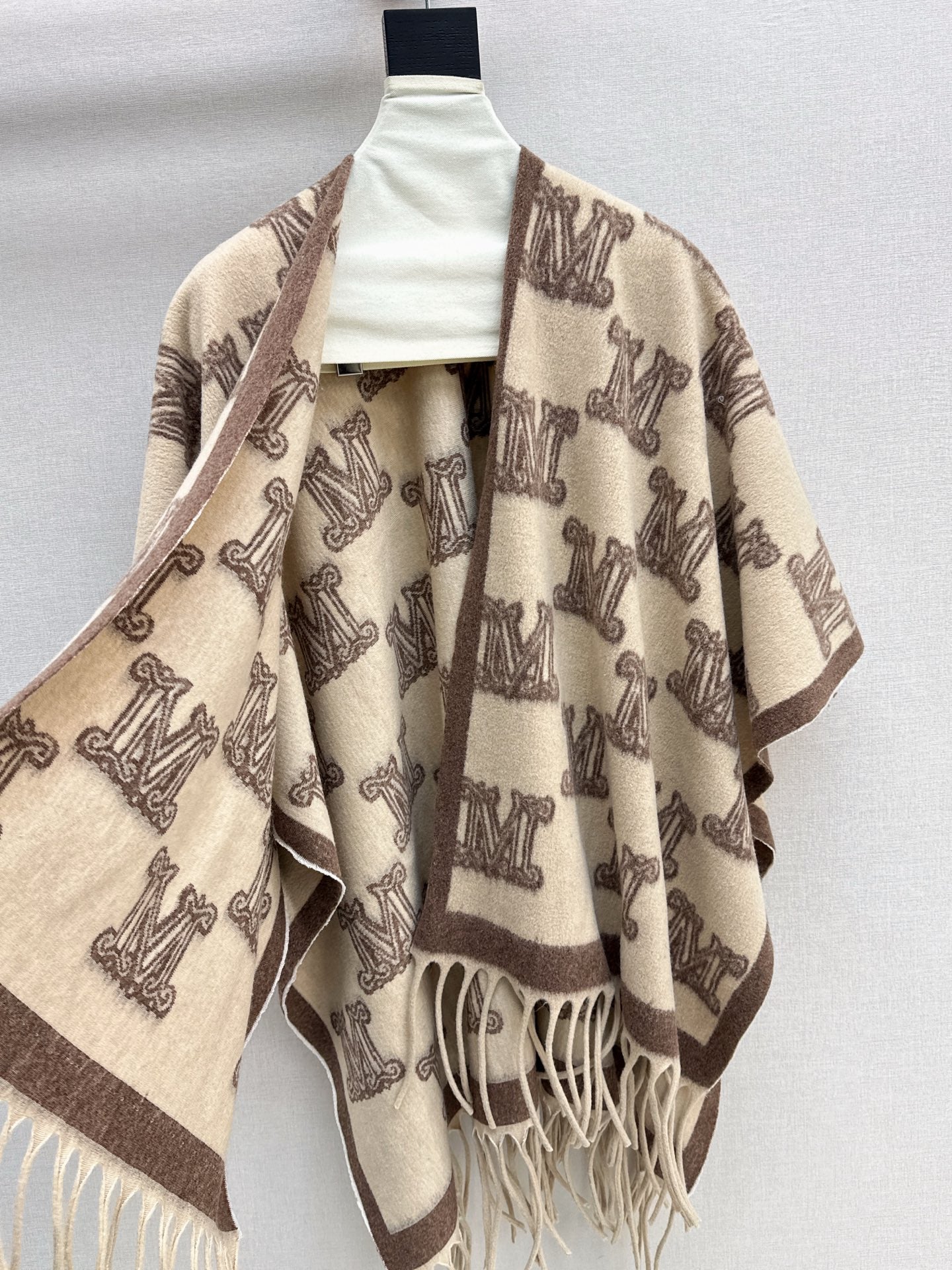 Max*M 25fw shawl-style cape coat