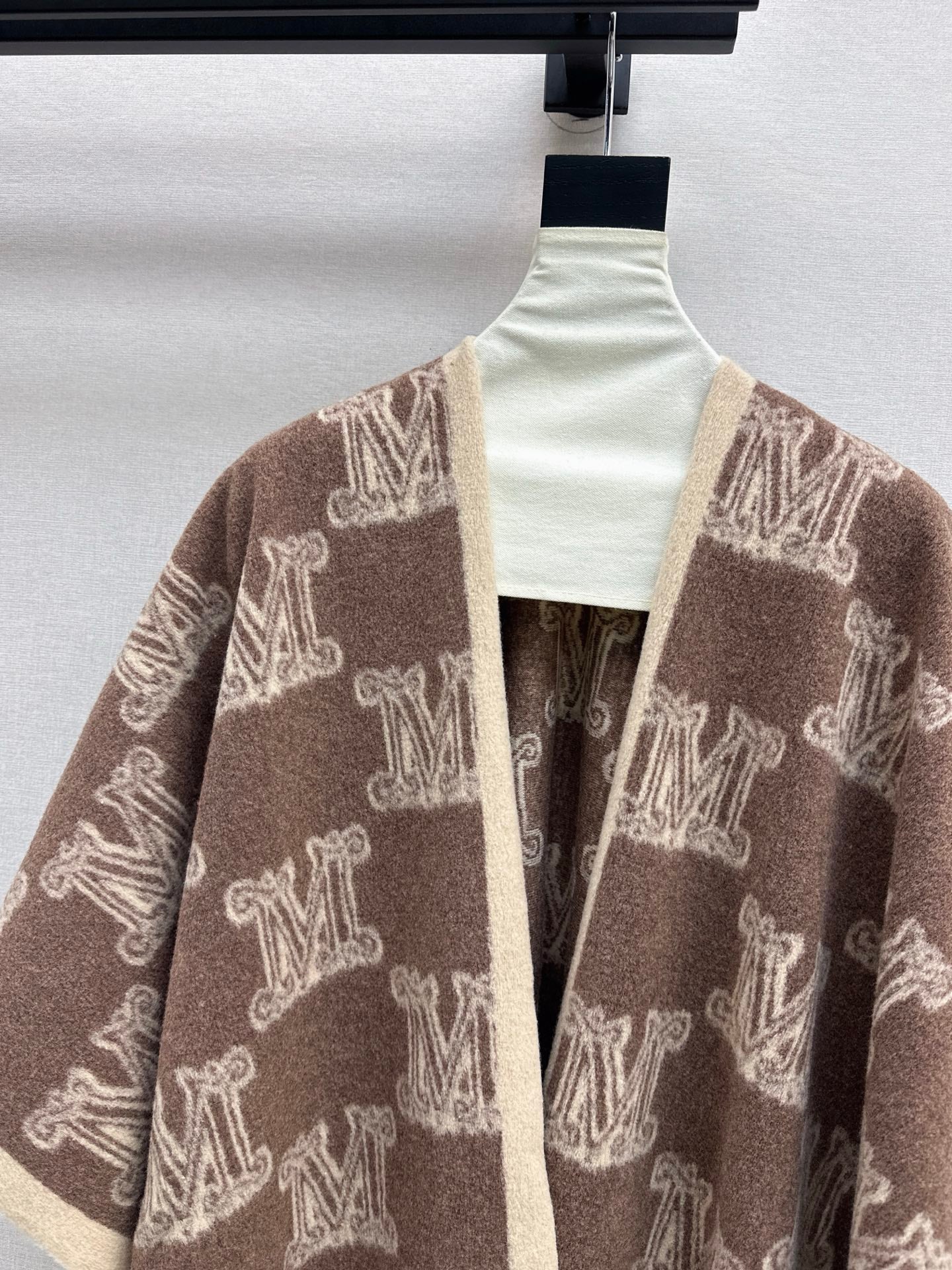 Max*M 25fw shawl-style cape coat