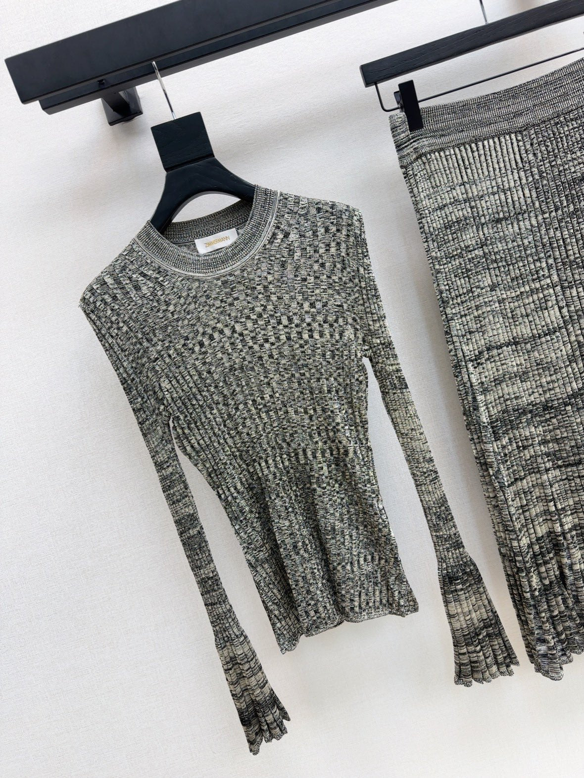 Zim* 25fw knitted top