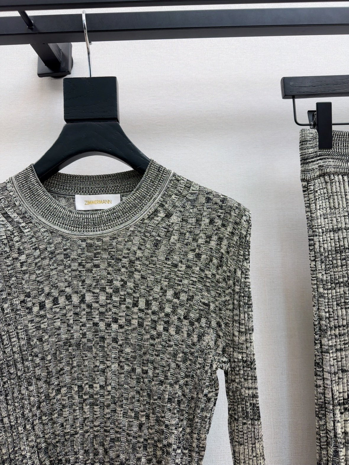 Zim* 25fw knitted top