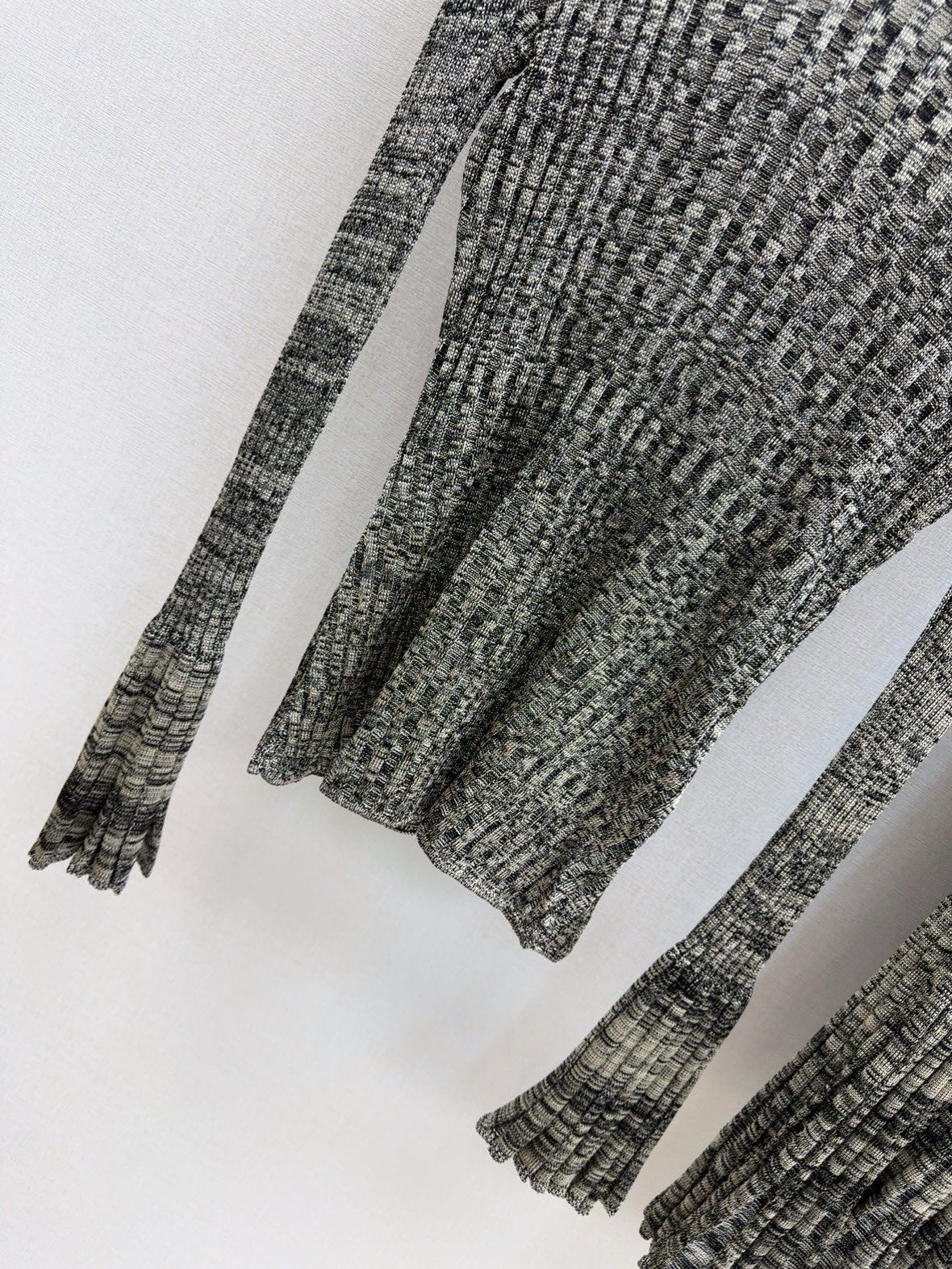 Zim* 25fw knitted top