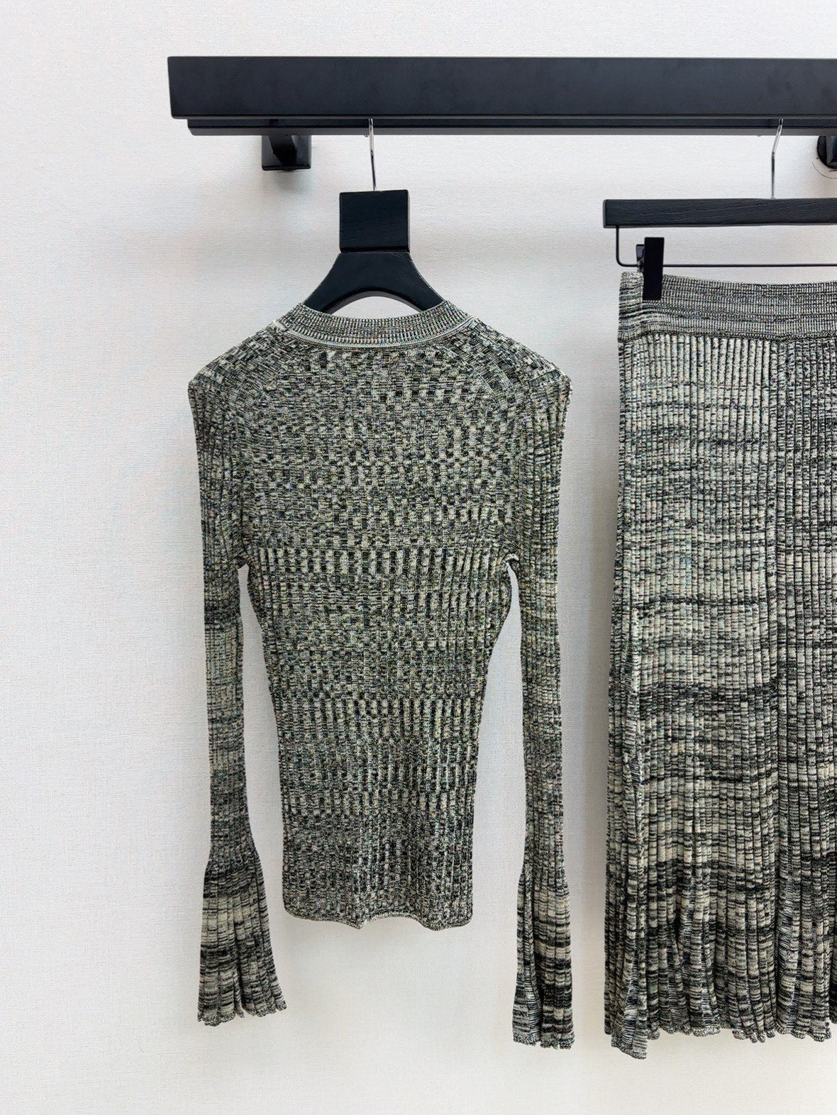 Zim* 25fw knitted top