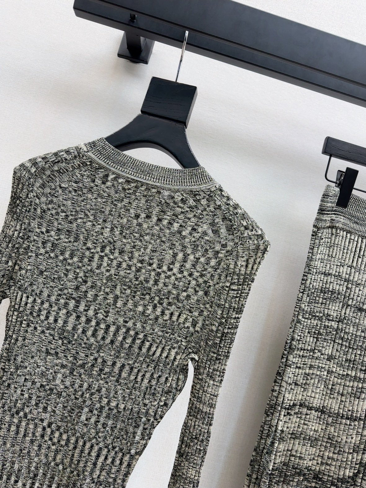 Zim* 25fw knitted top