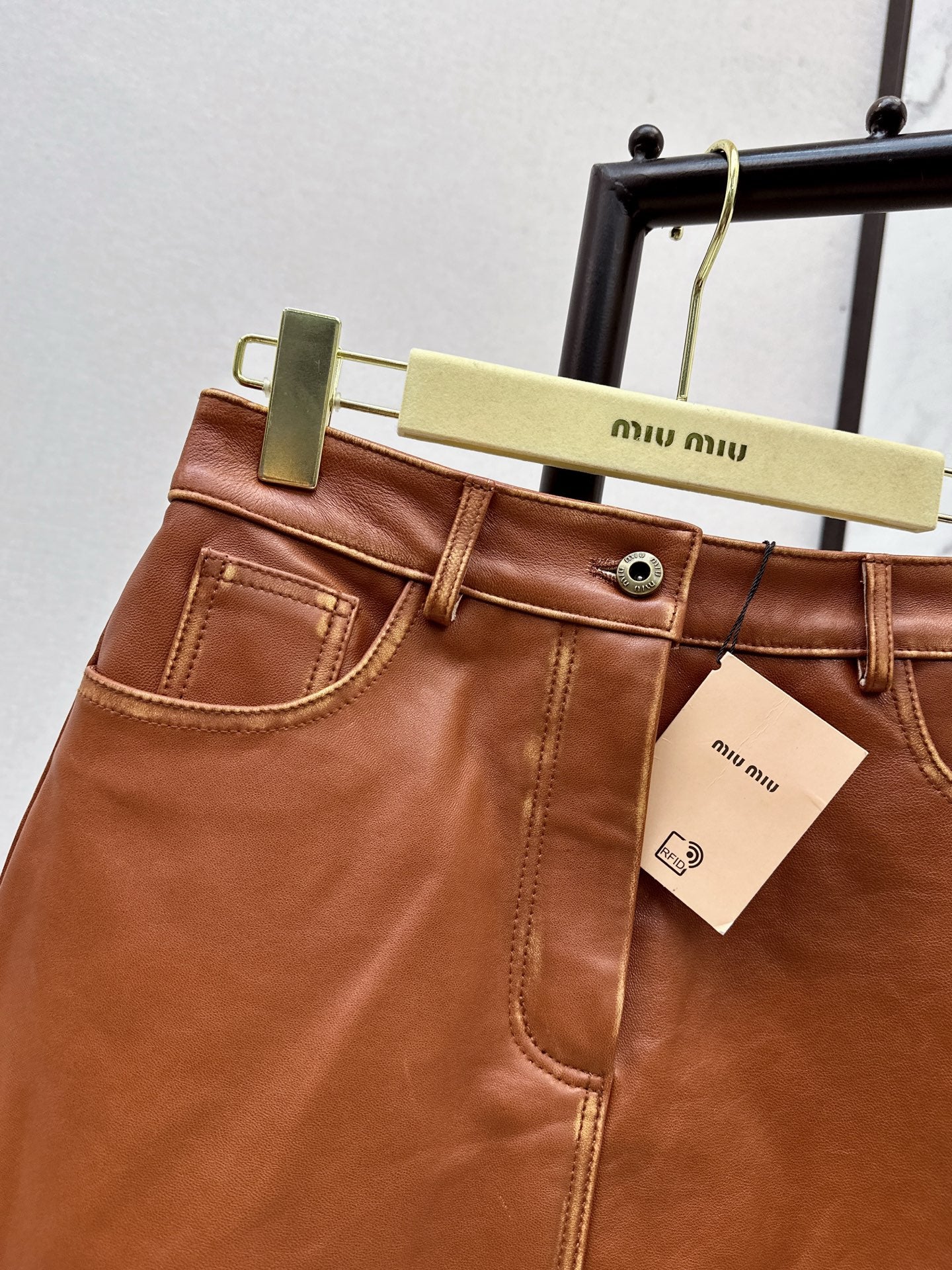 M*u 25fw leather skirt