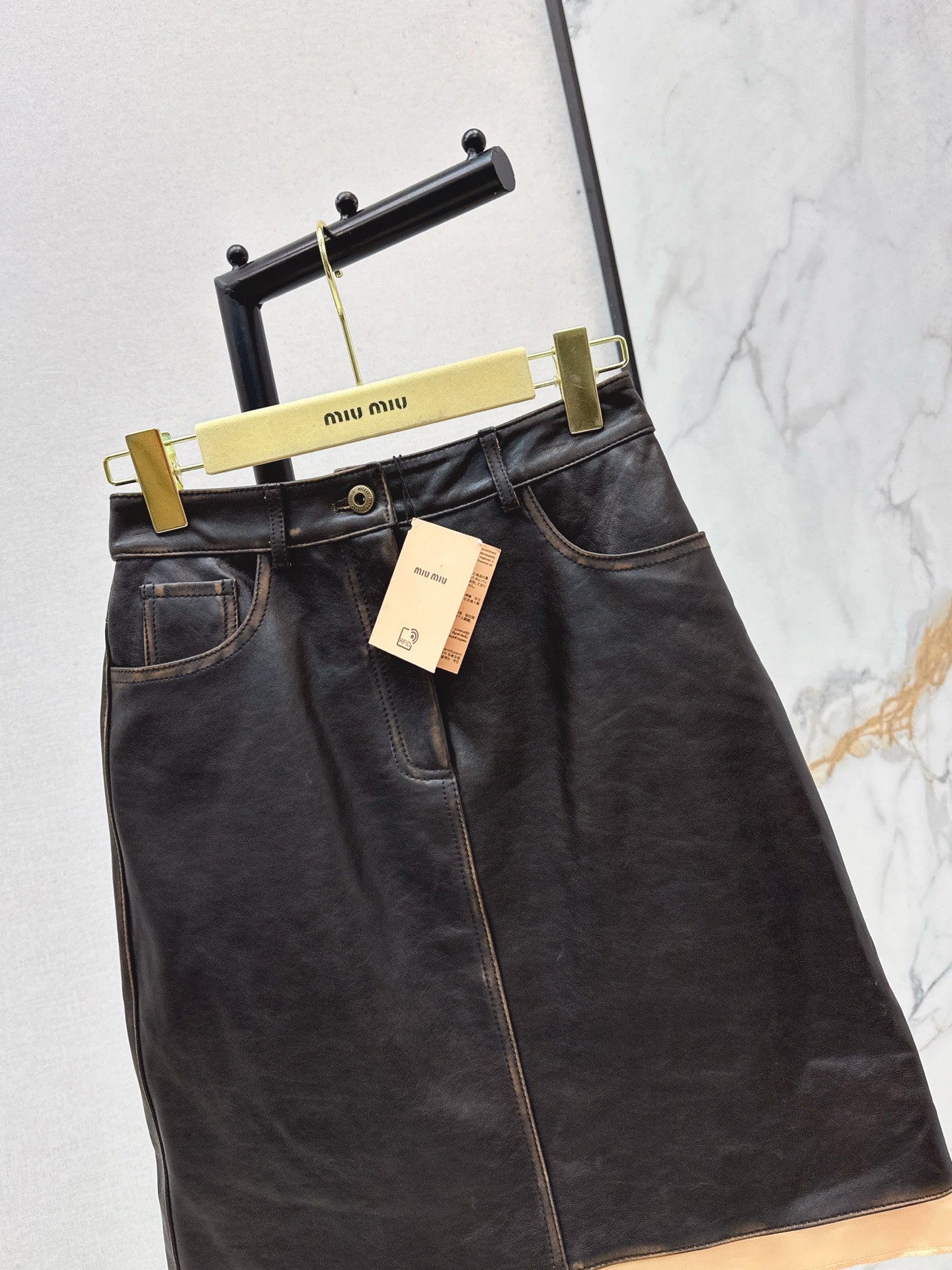 M*u 25fw leather skirt