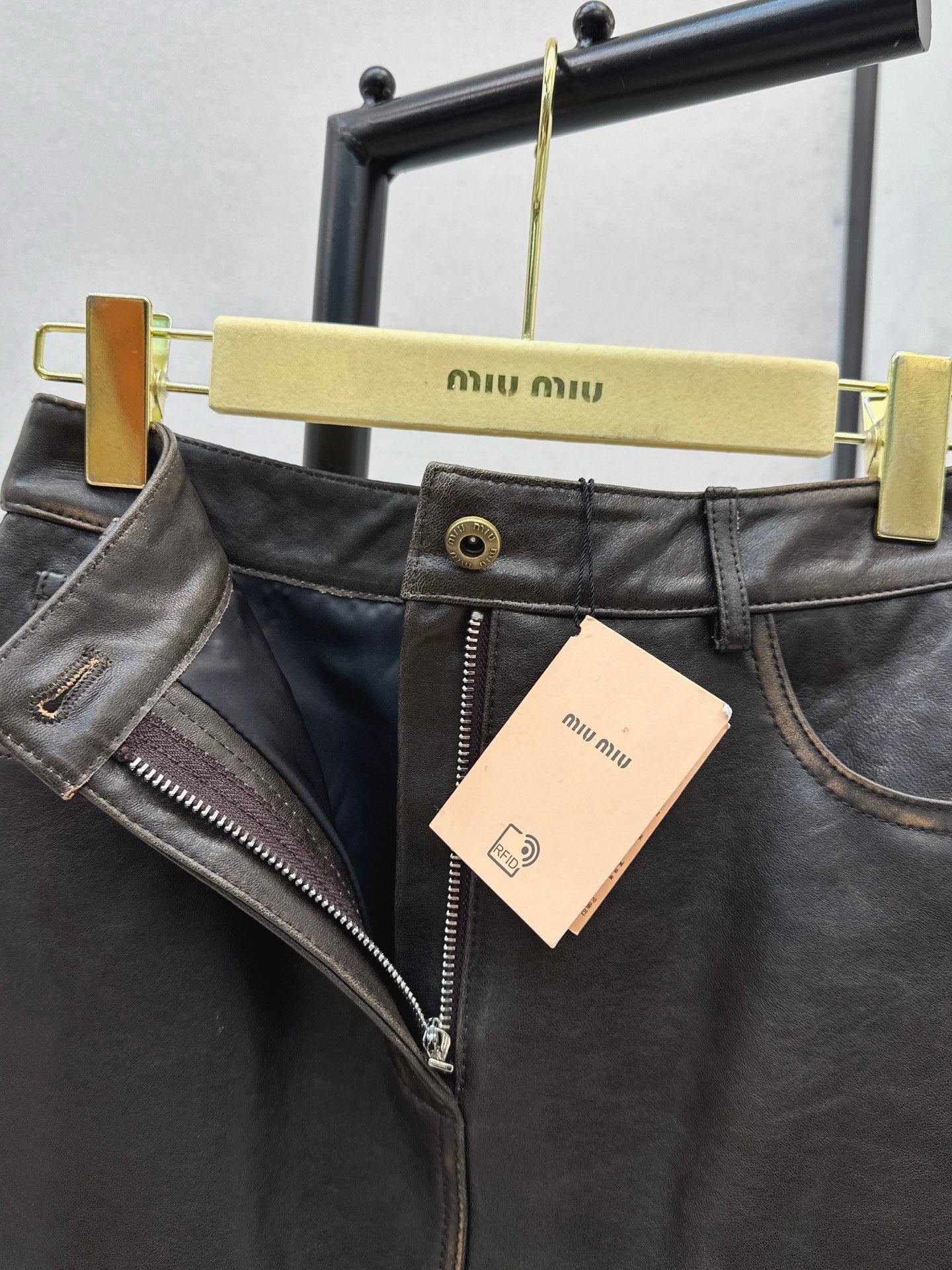 M*u 25fw leather skirt