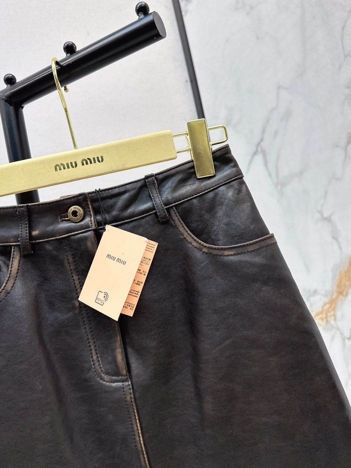 M*u 25fw leather skirt