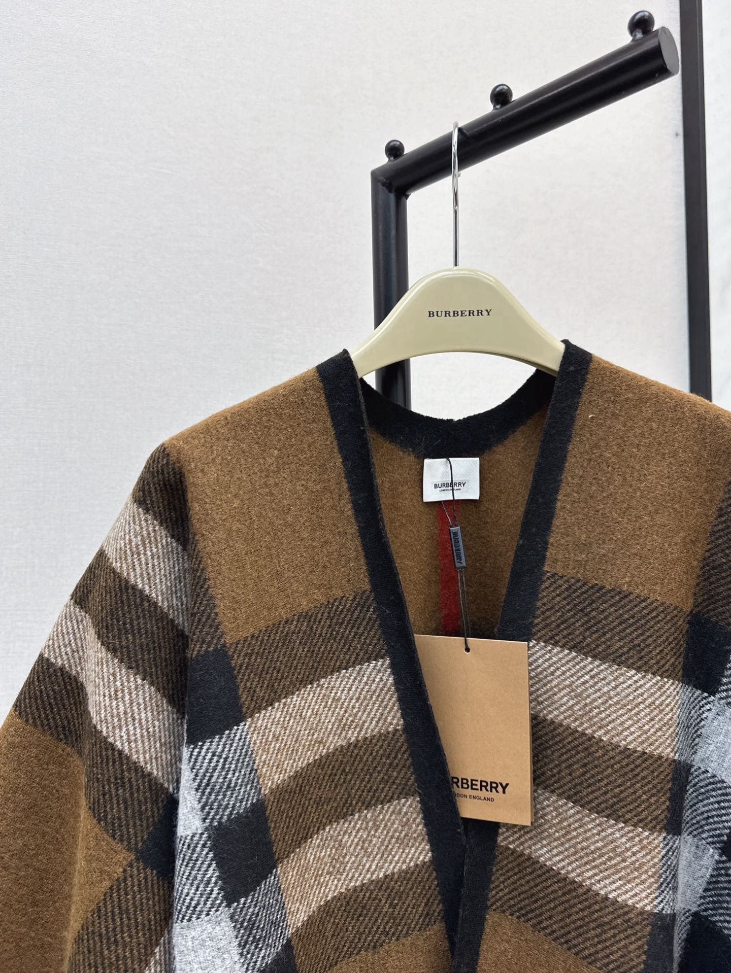 Bur* 25fw Wool shawl cape