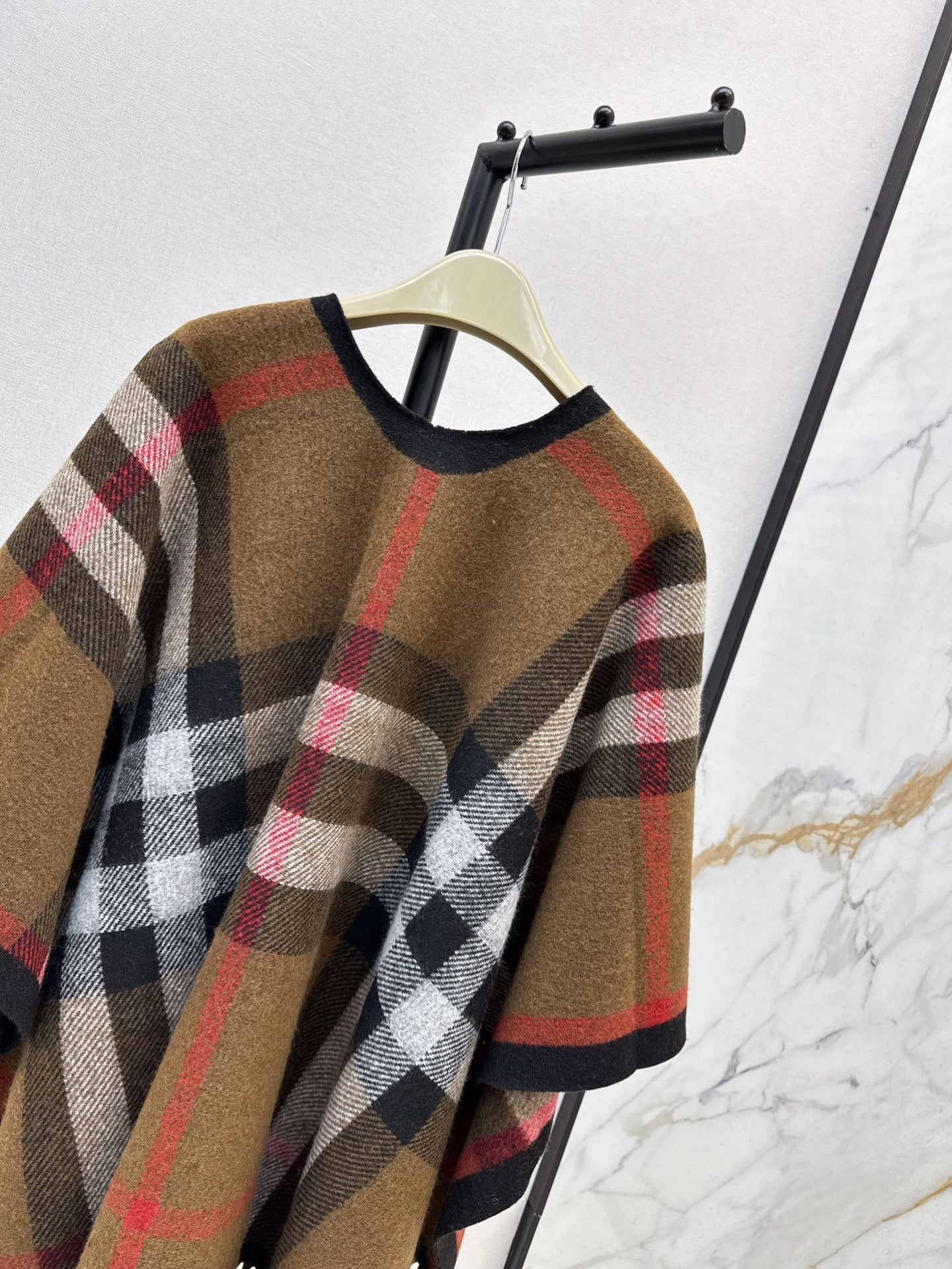 Bur* 25fw Wool shawl cape