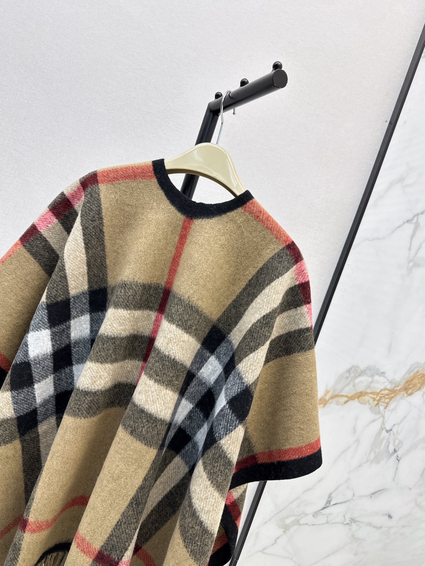 Bur* 25fw Wool shawl cape