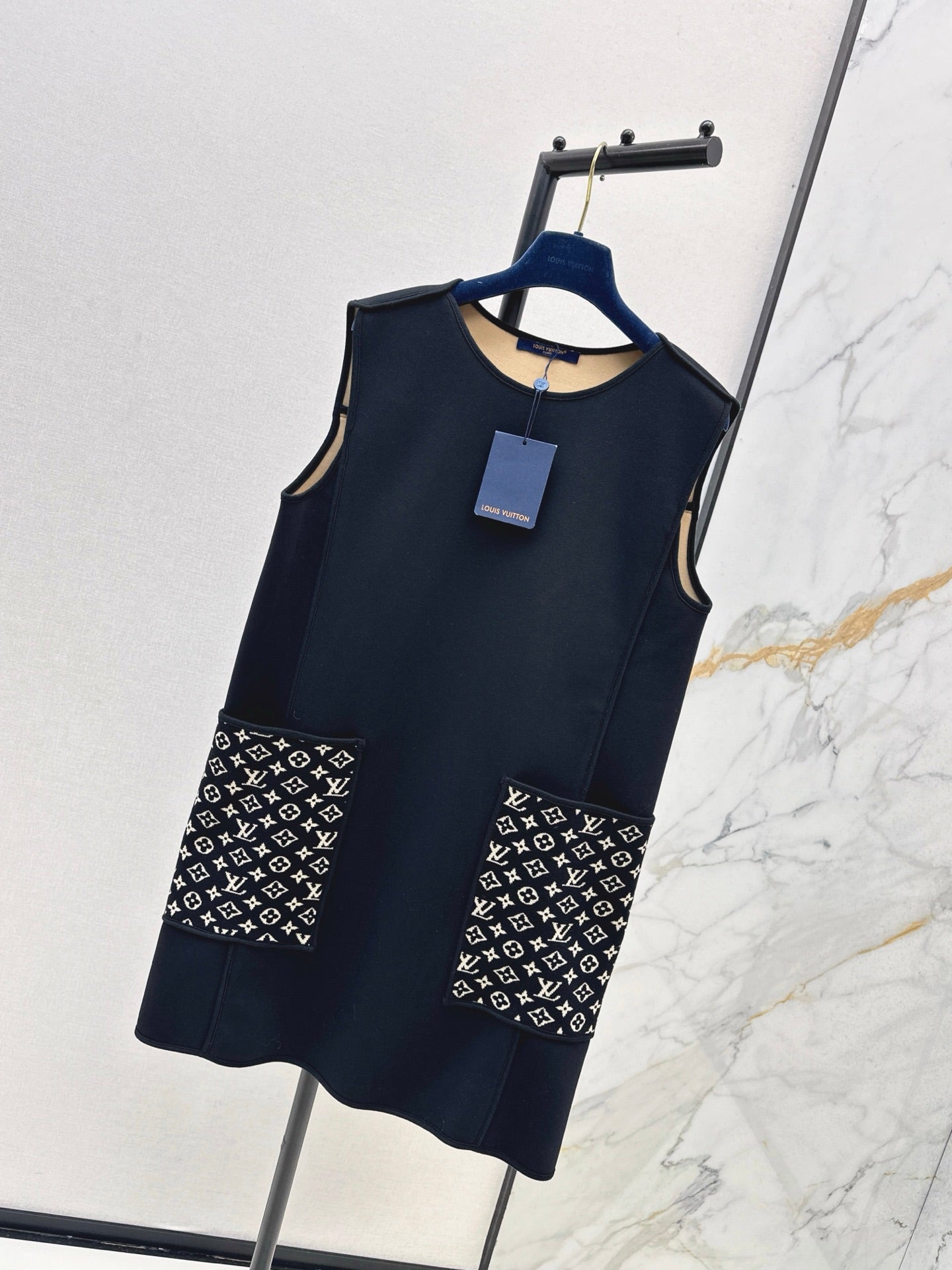 Loui* 25fw vest dress