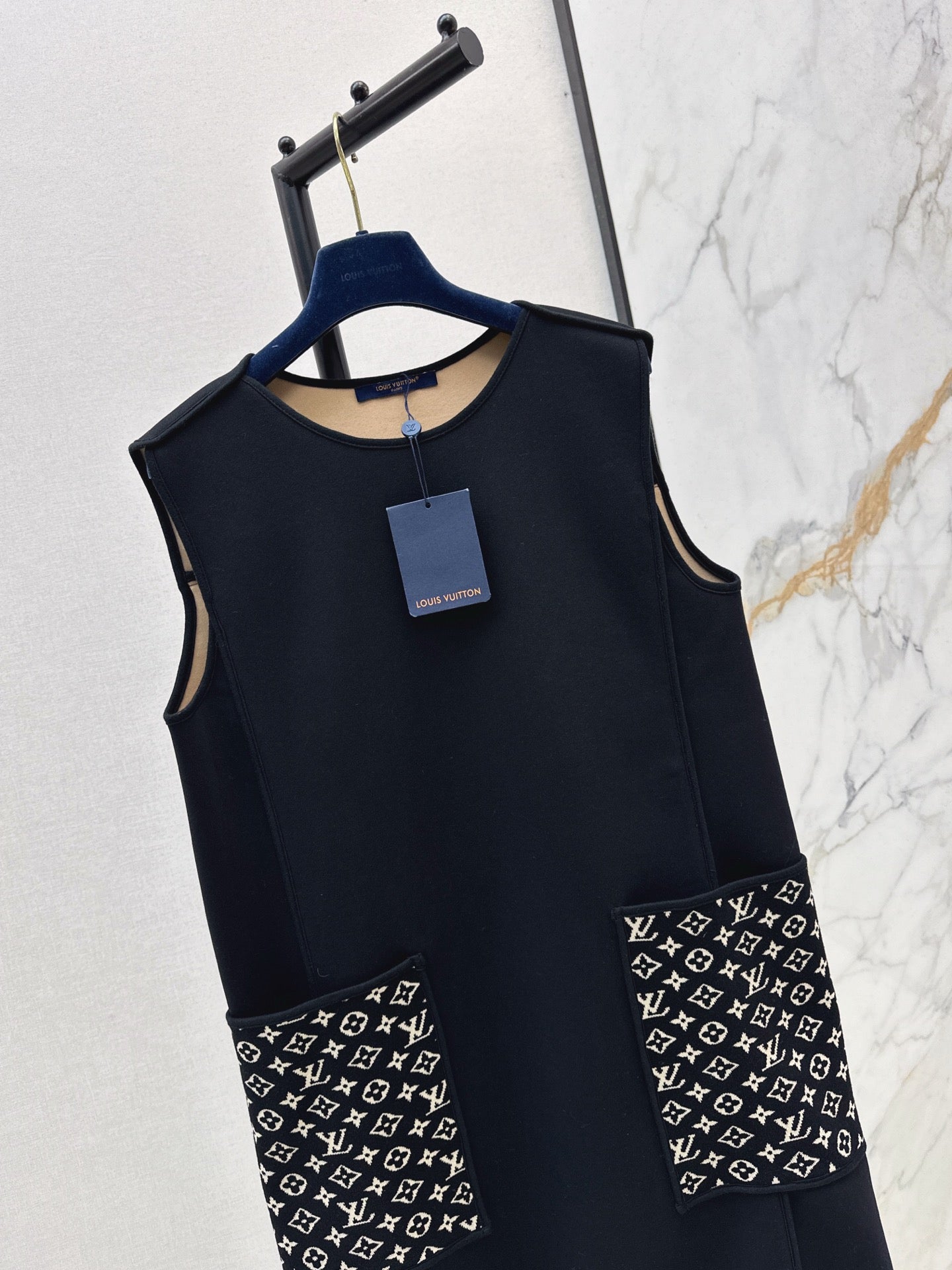 Loui* 25fw vest dress