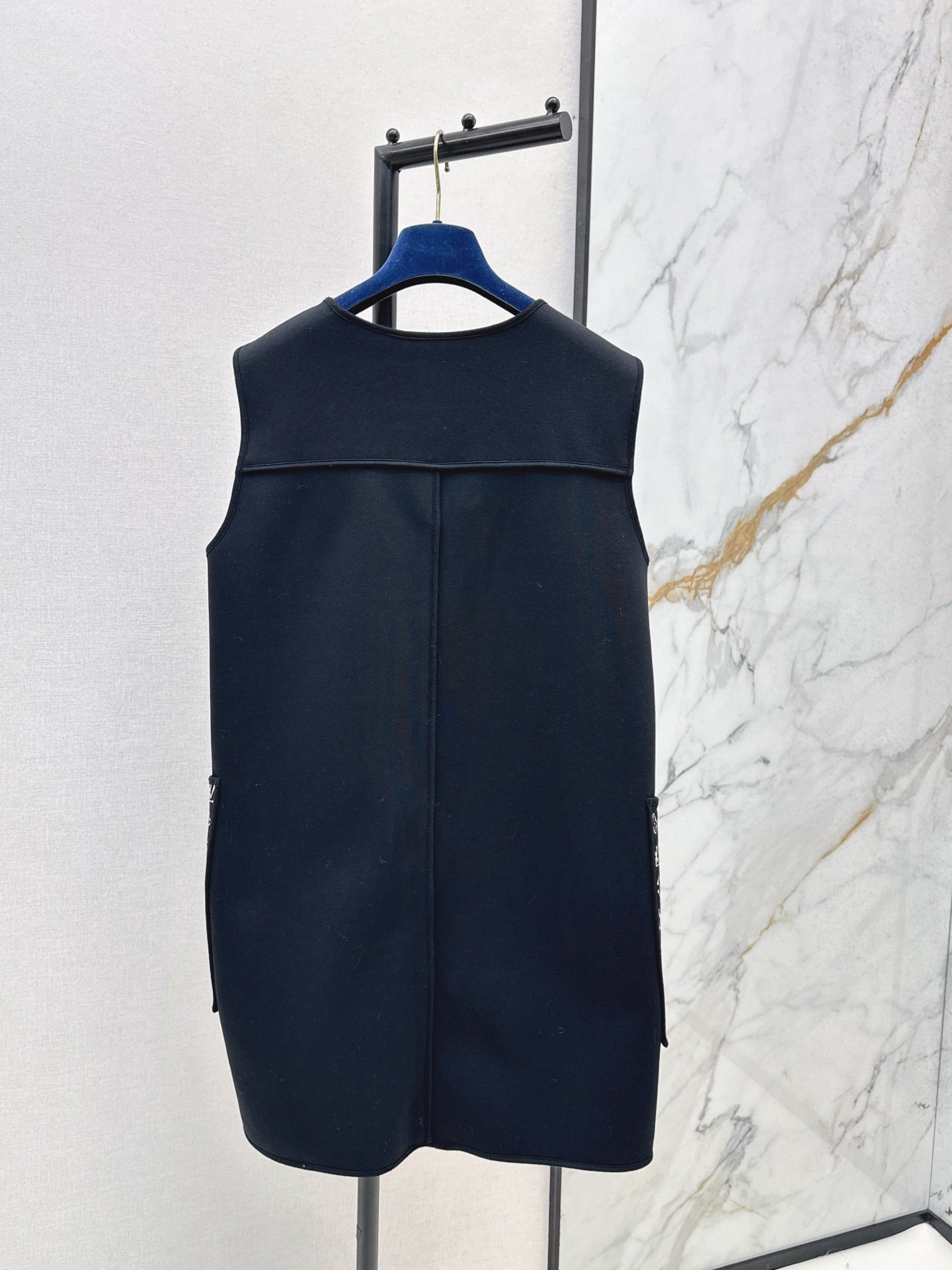 Loui* 25fw vest dress