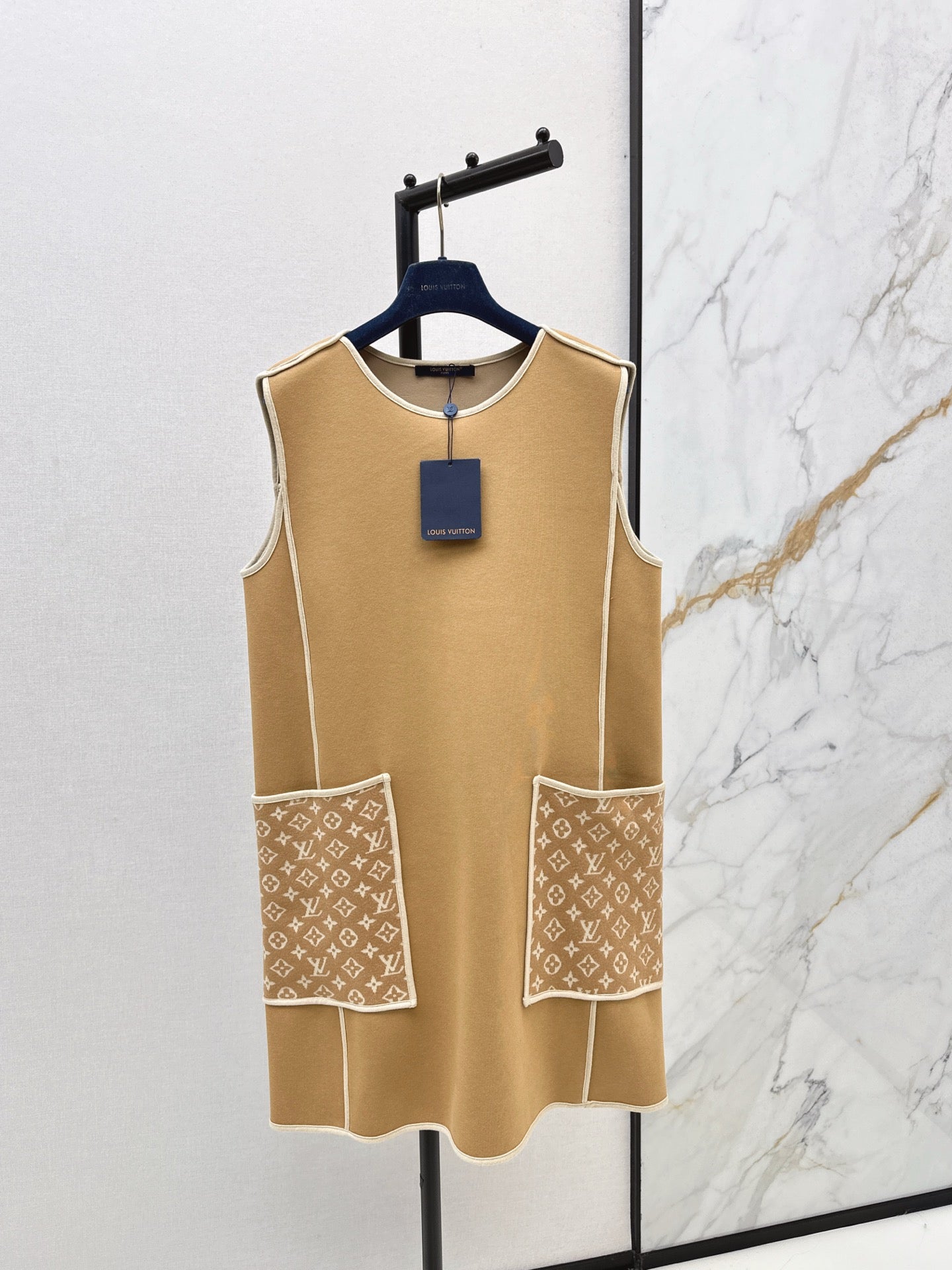 Loui* 25fw vest dress
