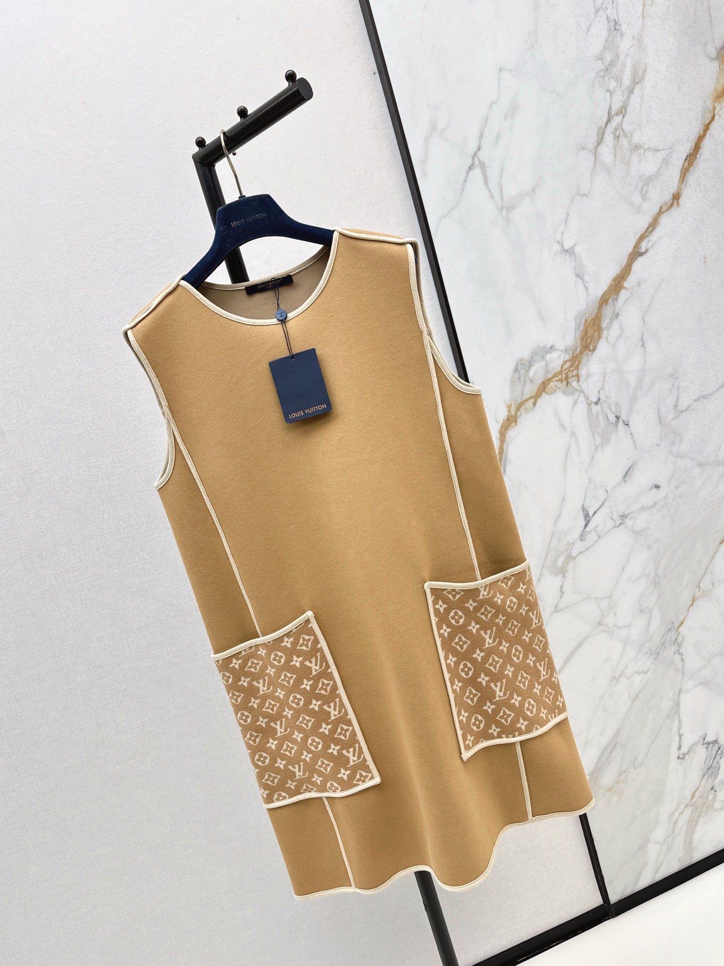 Loui* 25fw vest dress