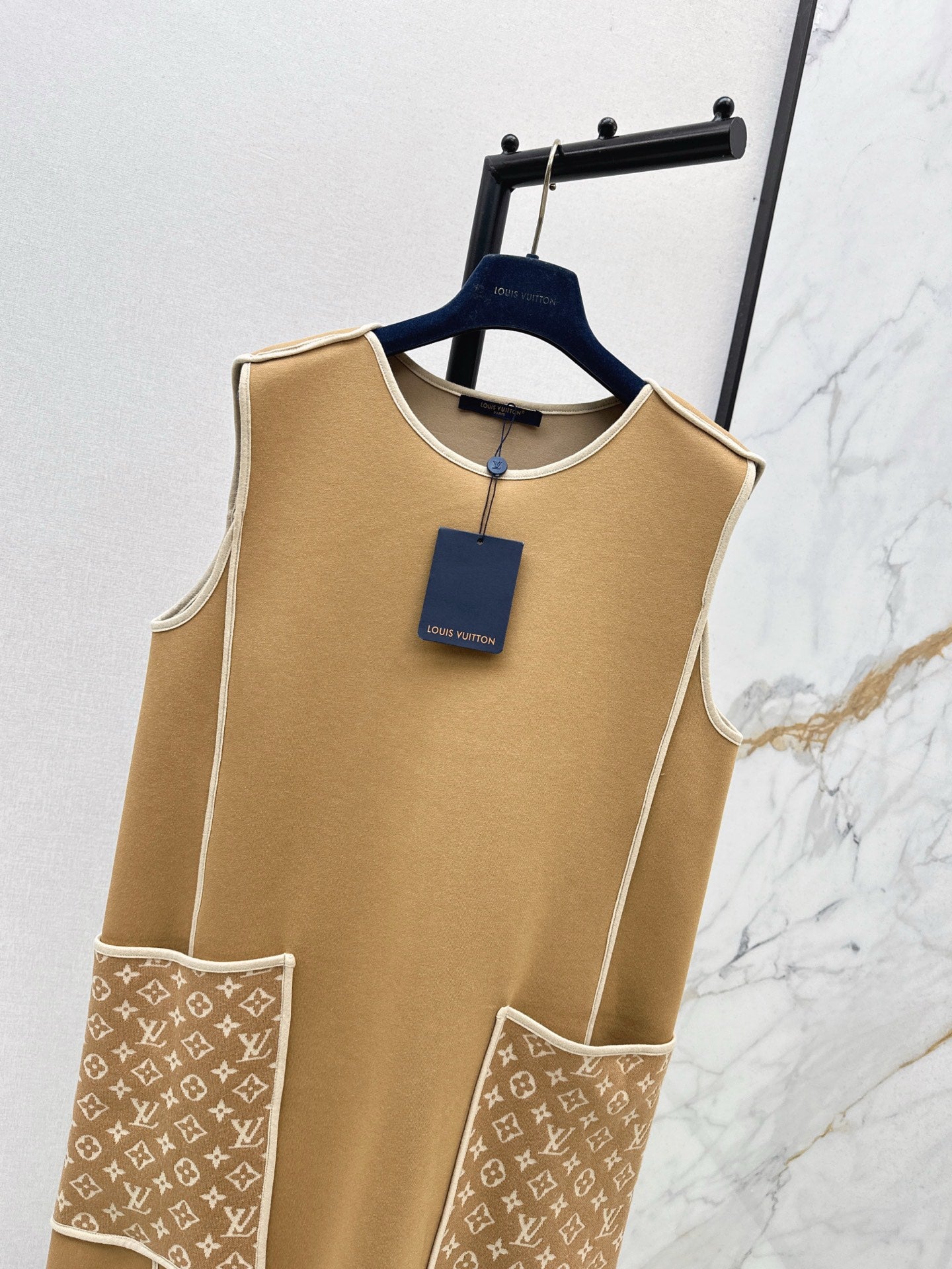 Loui* 25fw vest dress